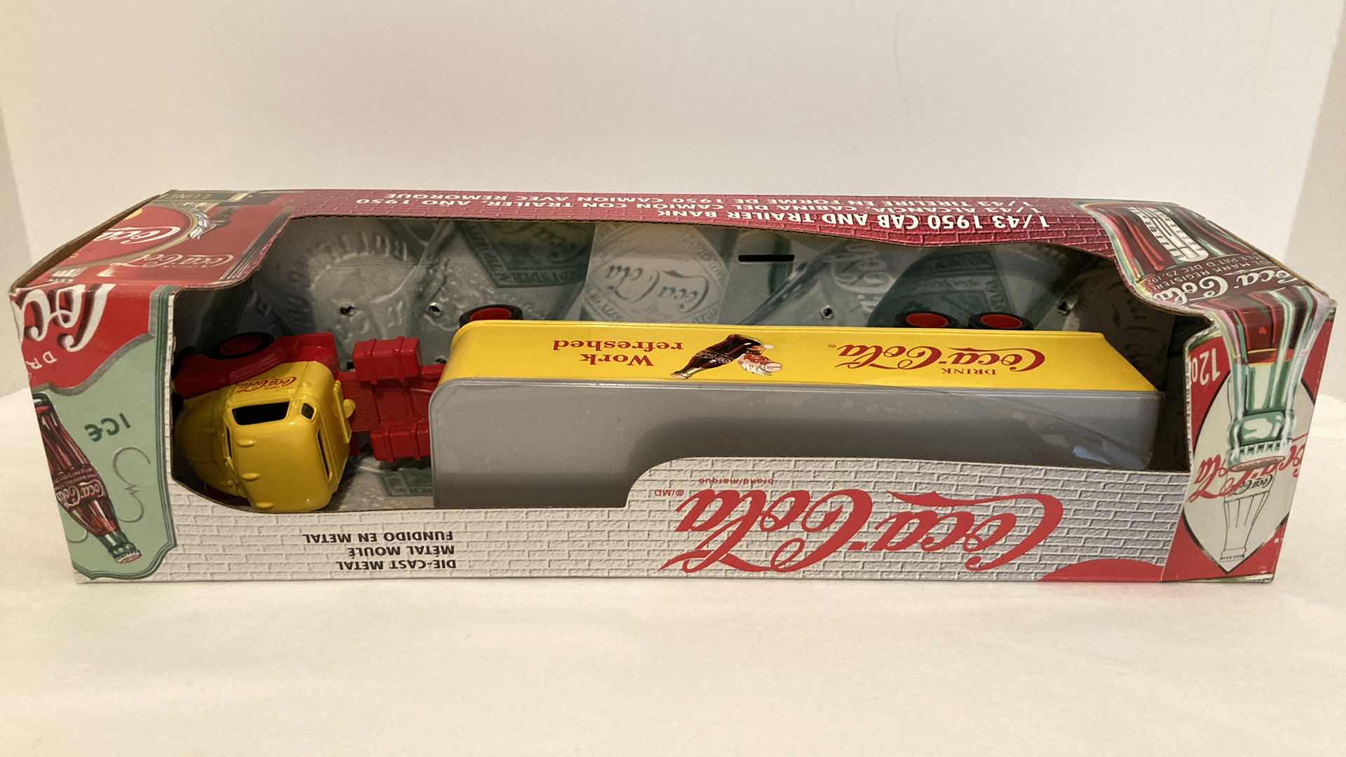 Photo 1 of COCA-COLA 1950 CAB & TRAILER TRUCK BANK 1/43