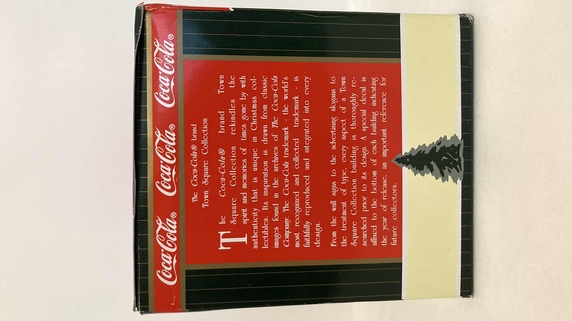 Photo 1 of COCA-COLA DIAMOND SERVICE STATION TOWN SQUARE COLLECTION PORCELAIN DECORATION