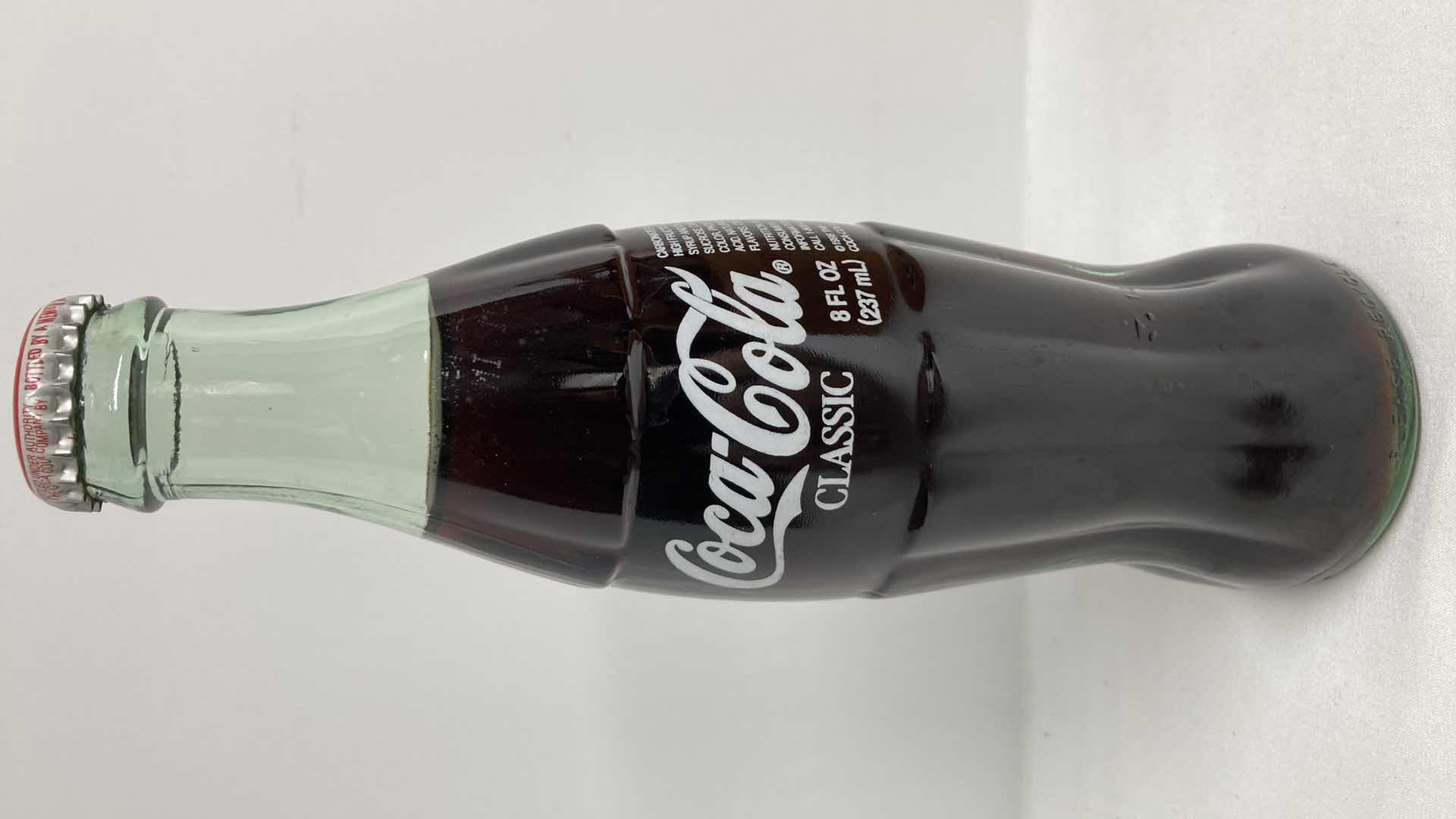 Photo 8 of COCA-COLA WORLD COCA-COLA LAS VEGAS GLASS SEALED BOTTLES (6) W WOOD CARRIER