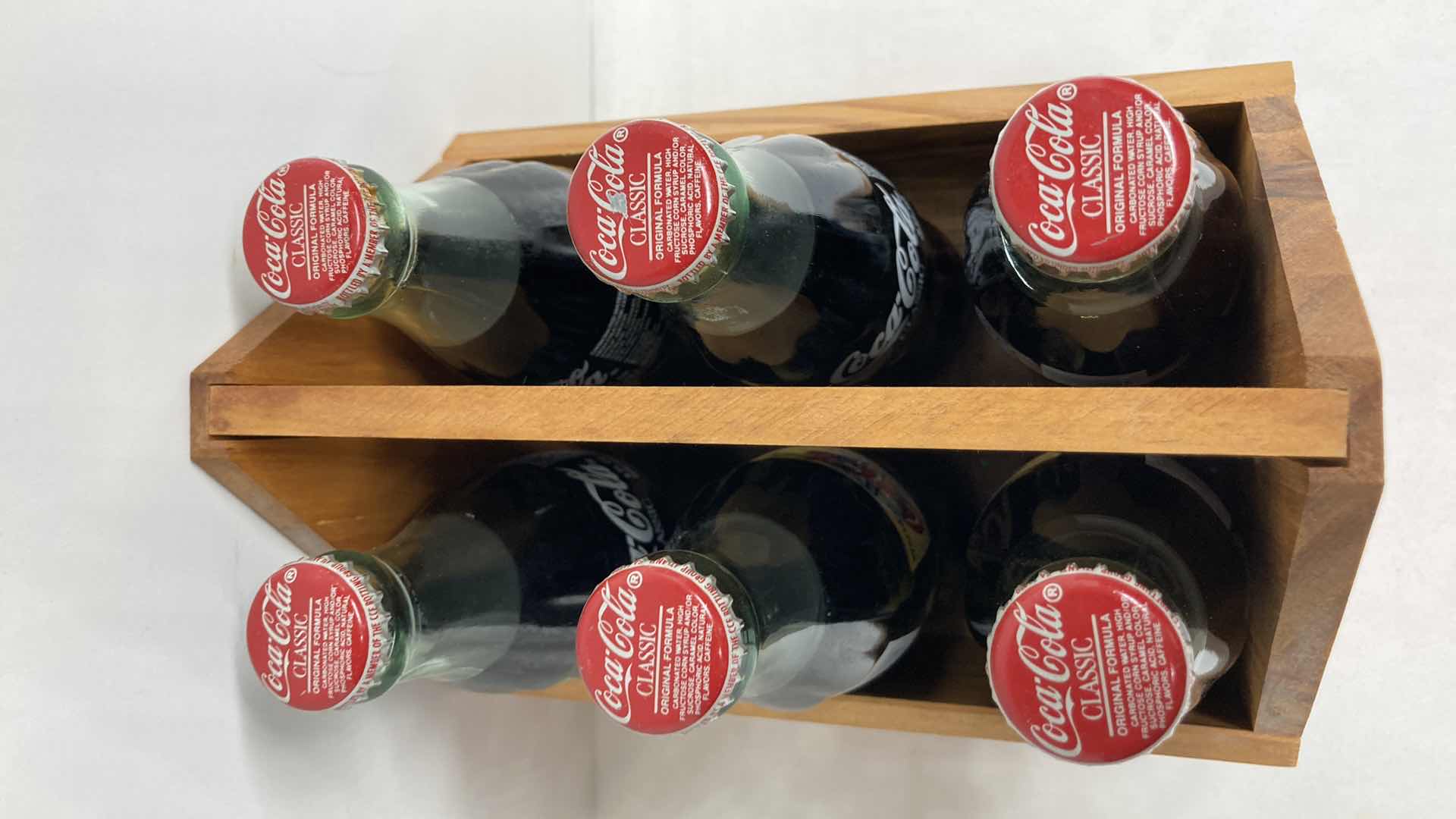 Photo 6 of COCA-COLA WORLD COCA-COLA LAS VEGAS GLASS SEALED BOTTLES (6) W WOOD CARRIER
