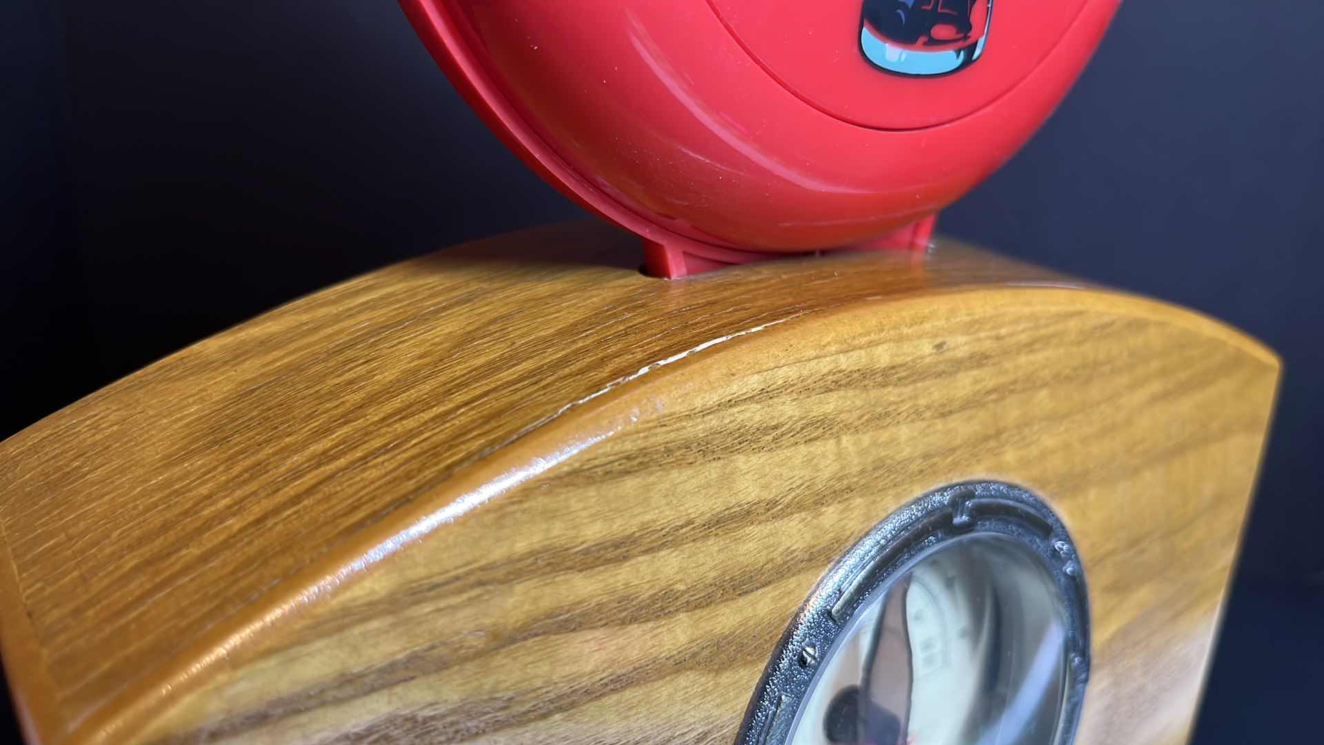 Photo 1 of COCA-COLA AM/FM RADIO FEATURING THE RED DISC ICON W WOOD BASE, 1934 ANTIQUE LOOK (1996)