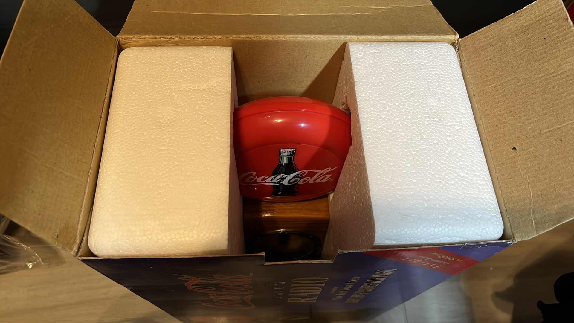 Photo 1 of COCA-COLA AM/FM RADIO FEATURING THE RED DISC ICON W WOOD BASE, 1934 ANTIQUE LOOK (1996)