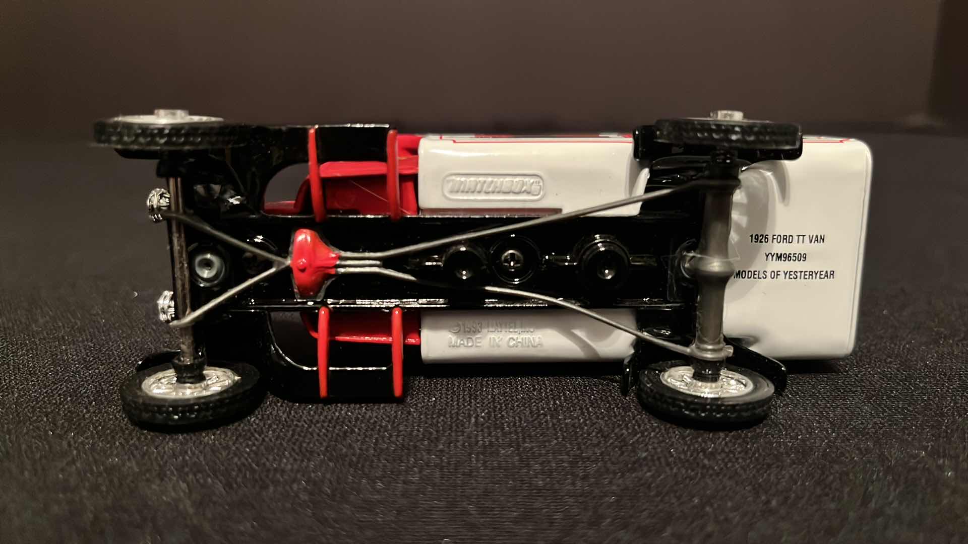 Photo 1 of COCA-COLA MATCHBOX COLLECTIBLES MODELS OF YESTERYEAR 1926 FORD MODEL TT, W COA, 1995 (MODEL YYM96509)