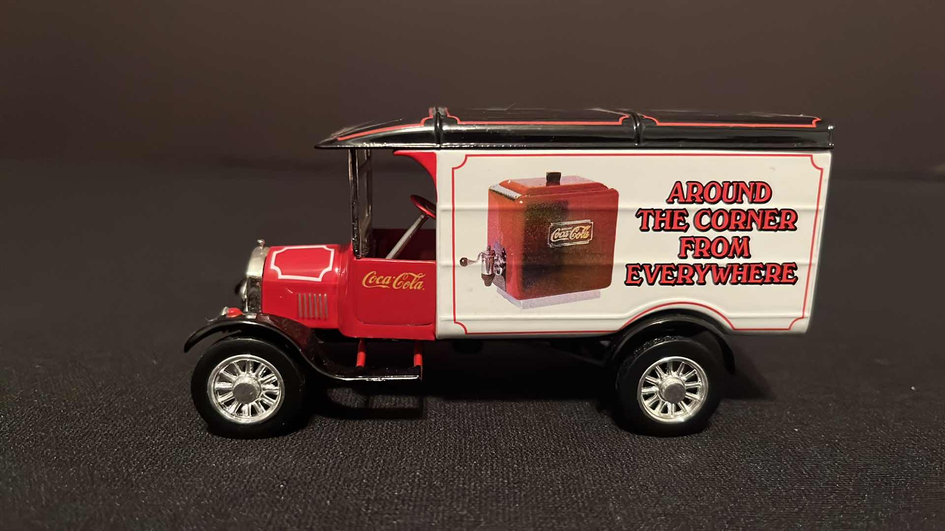 Photo 1 of COCA-COLA MATCHBOX COLLECTIBLES MODELS OF YESTERYEAR 1926 FORD MODEL TT, W COA, 1995 (MODEL YYM96509)