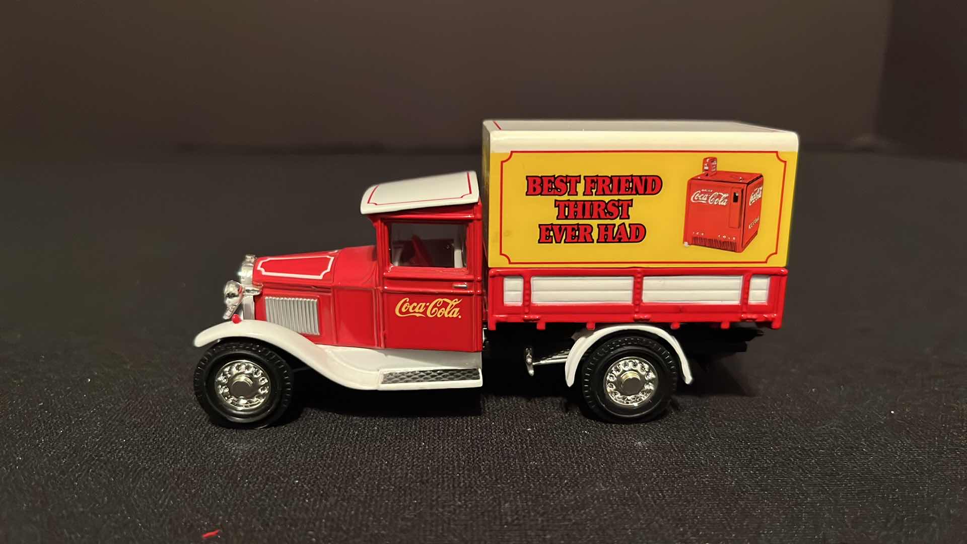Photo 1 of COCA-COLA MATCHBOX COLLECTIBLES MODELS OF YESTERYEAR 1932 FORD MODEL AA, 1995 (MODEL YYM96507)