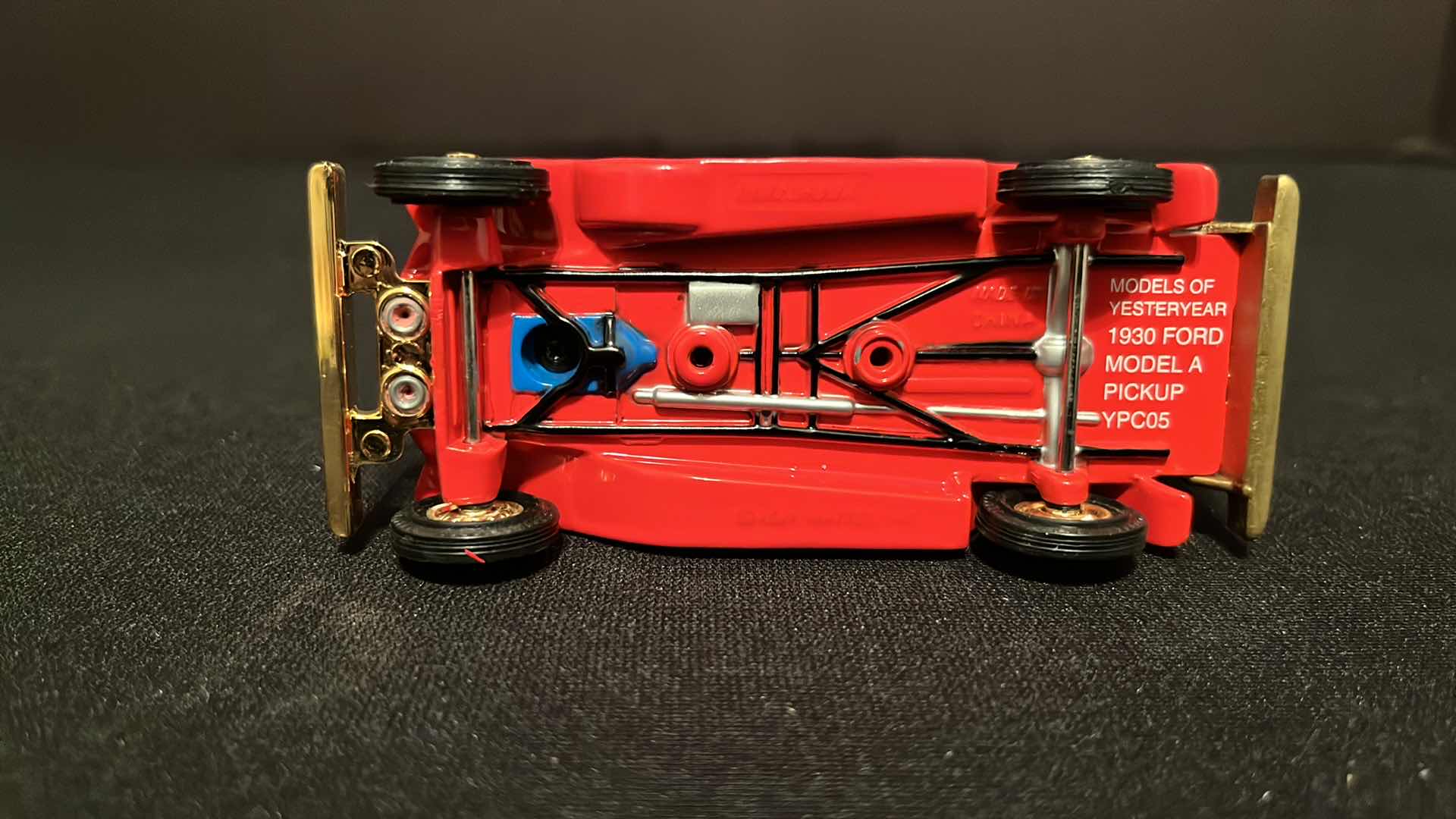 Photo 1 of COCA-COLA MATCHBOX COLLECTIBLES MODELS OF YESTERYEAR 1930 FORD MODEL A PICKUP, W COA, 1995 (MODEL YPC05-M)