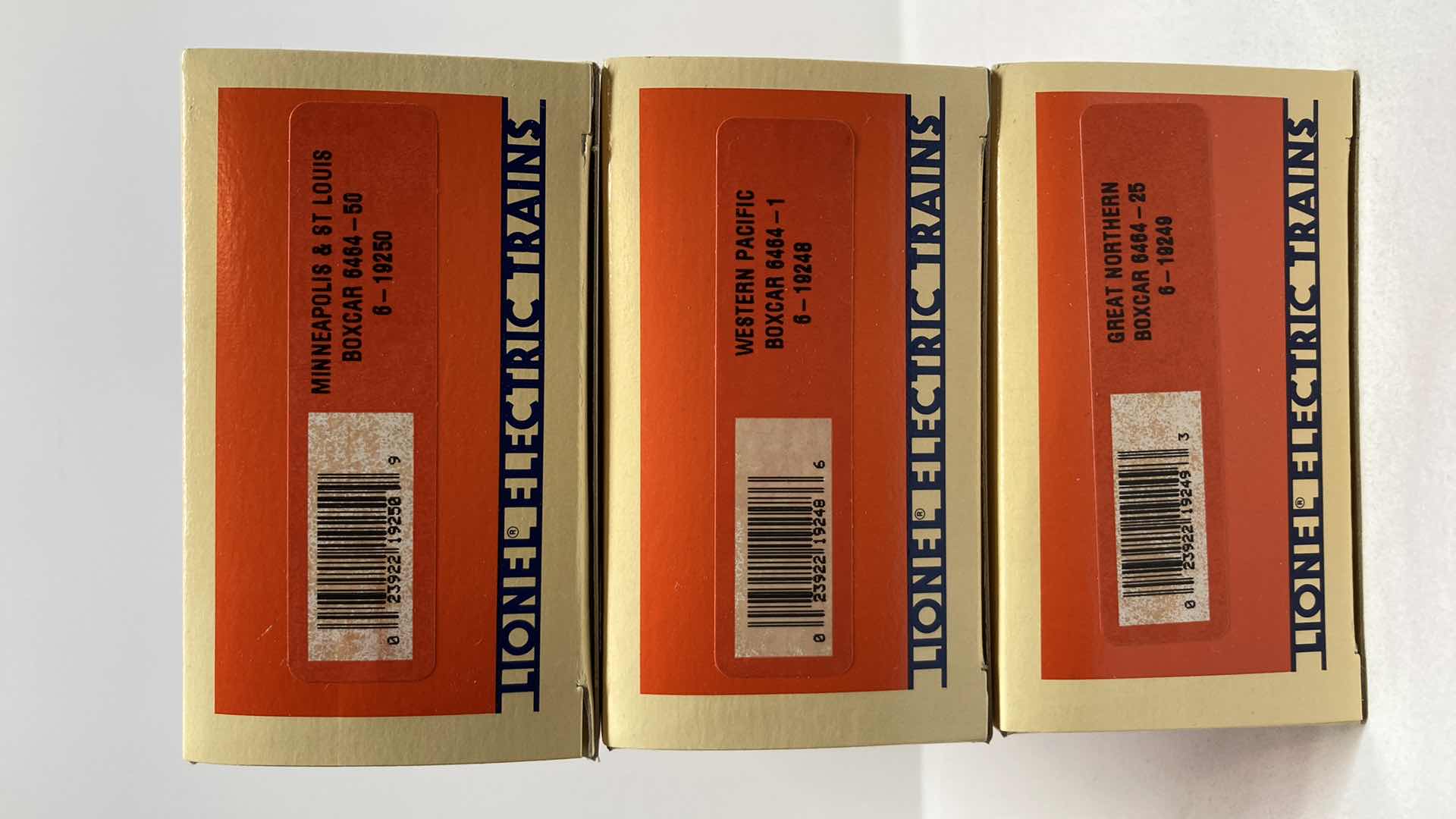Photo 1 of LIONEL ELECTRIC TRAINS 6464 BOXCAR SERIES EDITION 1 6-19247 BOXSET