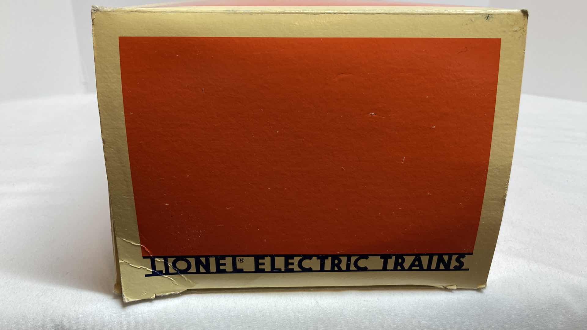 Photo 1 of LIONEL ELECTRIC TRAINS ATSF F-3 B-UNIT W RAILSOUNDS II TM TRAIN CAR 6-18122