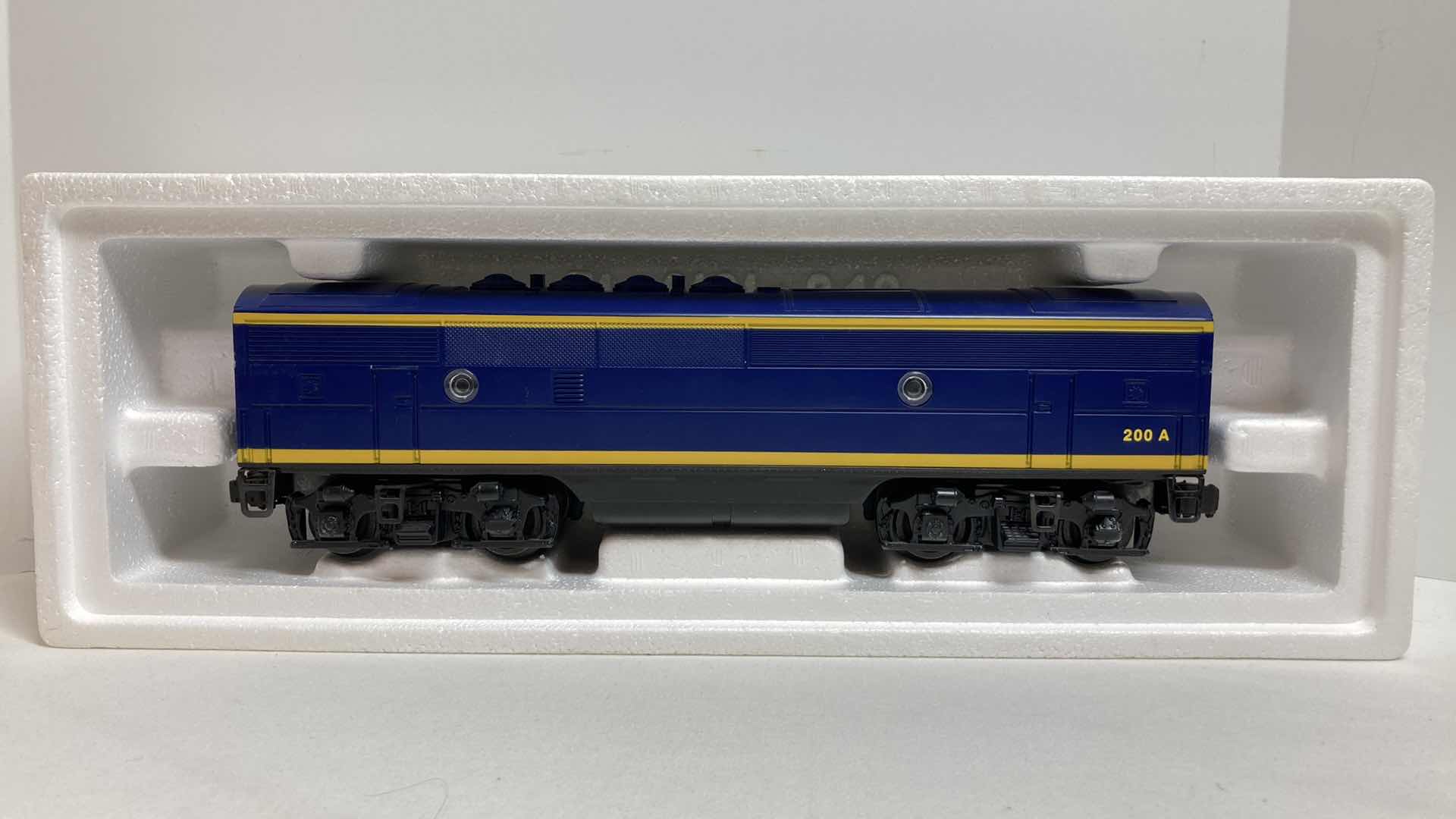 View 1 of LIONEL ELECTRIC TRAINS SANTA FE F-3-B UNIT TRAIN CAR