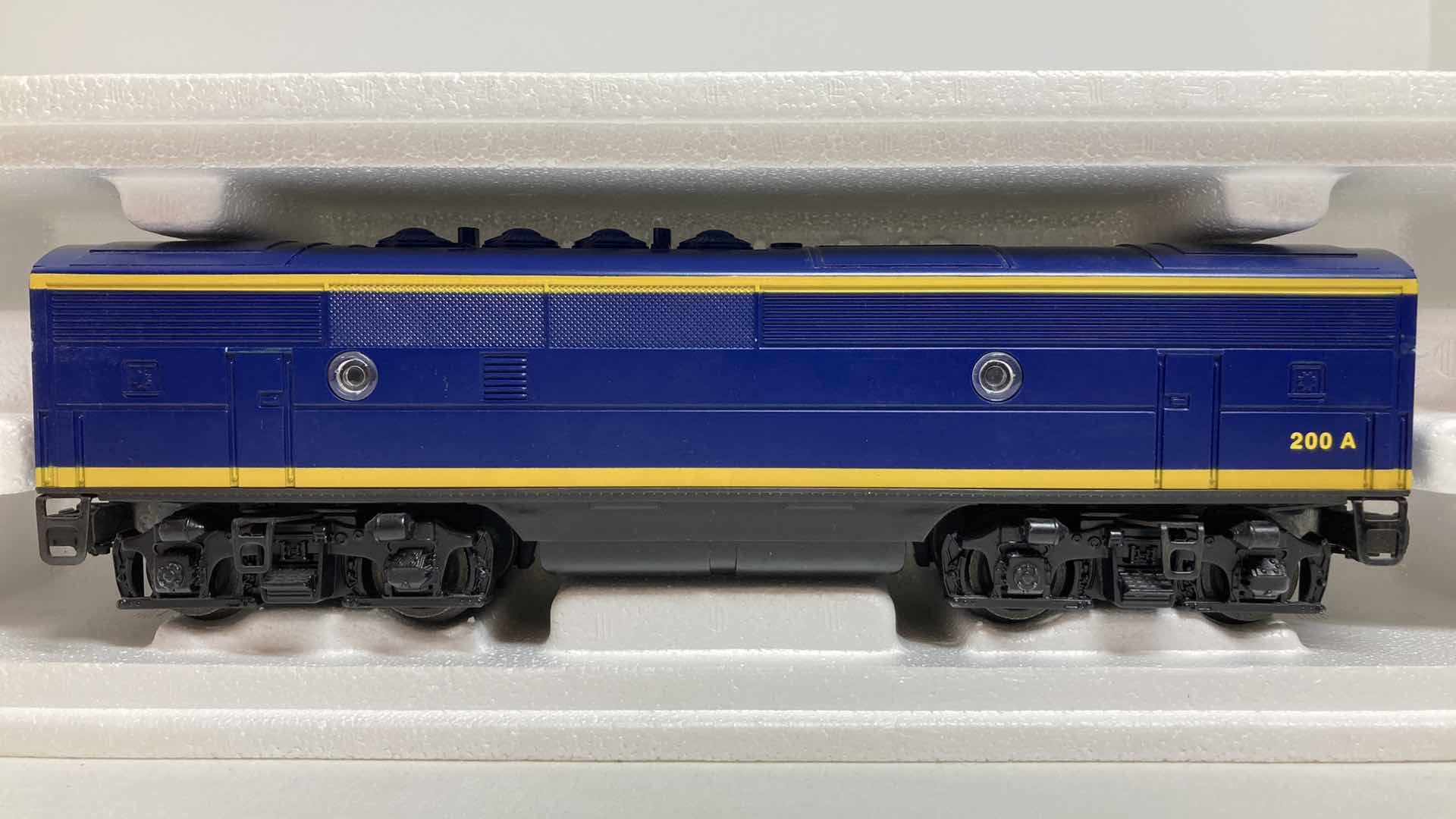 View 2 of LIONEL ELECTRIC TRAINS SANTA FE F-3-B UNIT TRAIN CAR