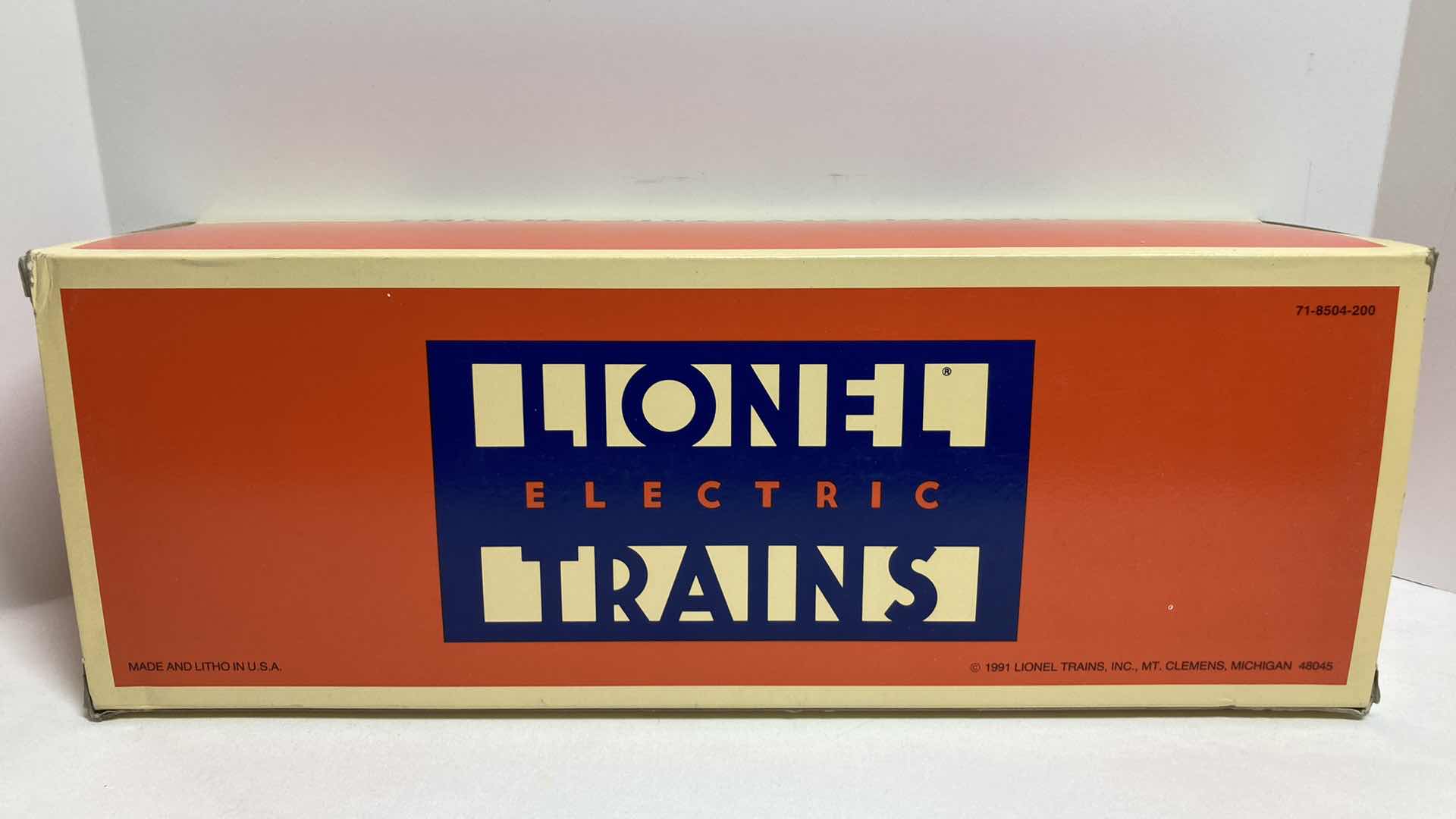 View 4 of LIONEL ELECTRIC TRAINS SANTA FE F-3-B UNIT TRAIN CAR