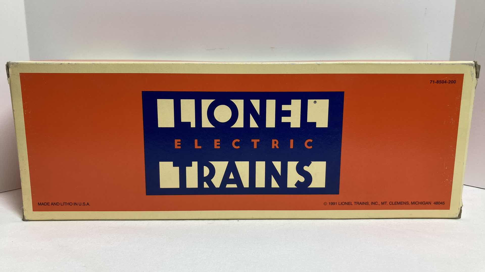 Photo 1 of LIONEL ELECTRIC TRAINS G.N. NON-POWERED F-3 B-UNIT TRAIN CAR 6-18108