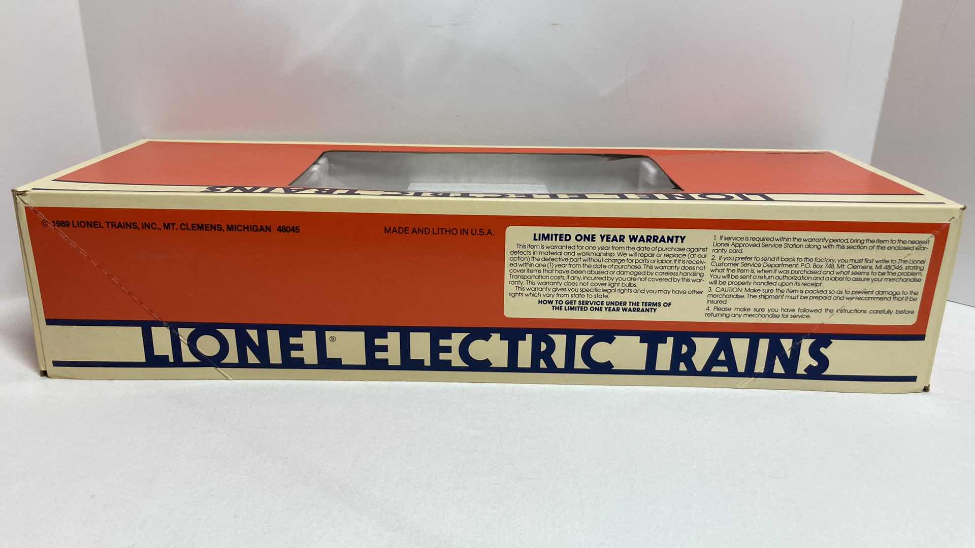Photo 1 of LIONEL ELECTRIC TRAINS SANTA FE ALUMINUM BAGGAGE TRAIN CAR 6-19109