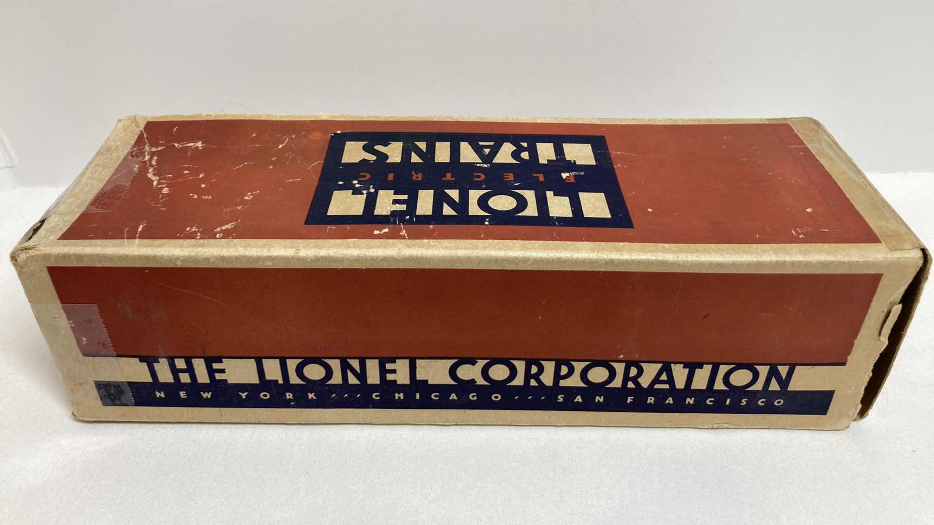 View 8 of LIONEL ELECTRIC TRAINS O GAUGE AUTOMOBILE FURNITURE BOX CAR NO.814