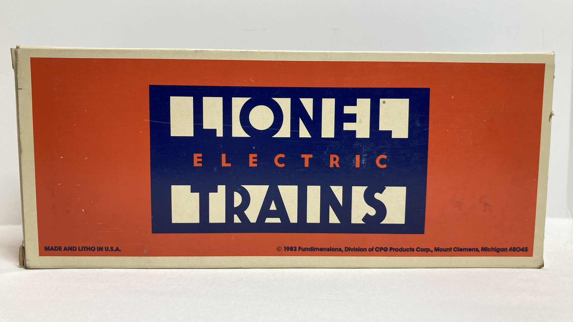 Photo 1 of LIONEL ELECTRIC TRAINS SANTA FE EXTENDED VISION CABOOSE 6-6903 BOX CAR