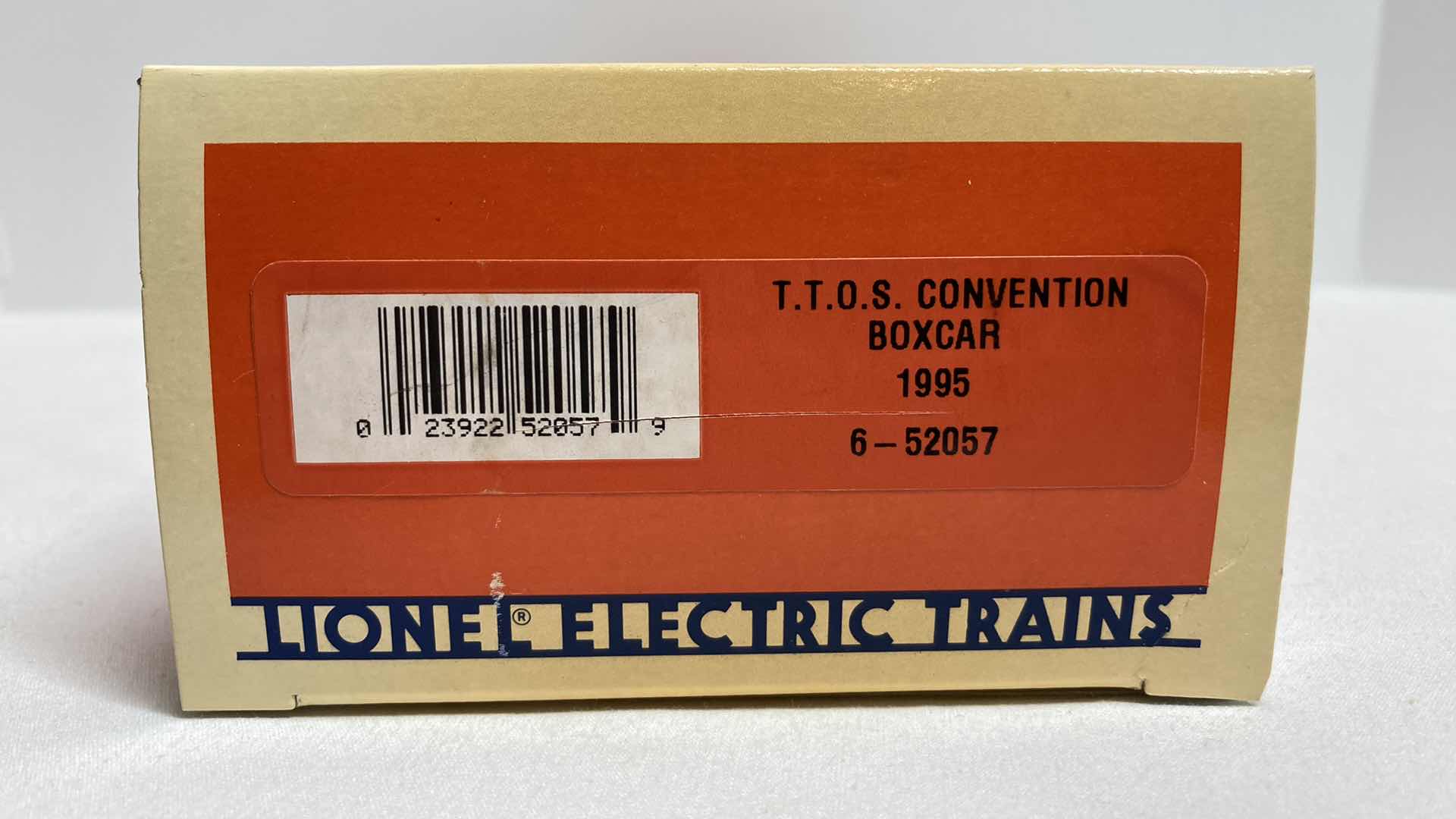 View 3 of LIONEL ELECTRIC TRAINS T.T.O.S 1995 CONVERSATION 6-52057 BOX CAR