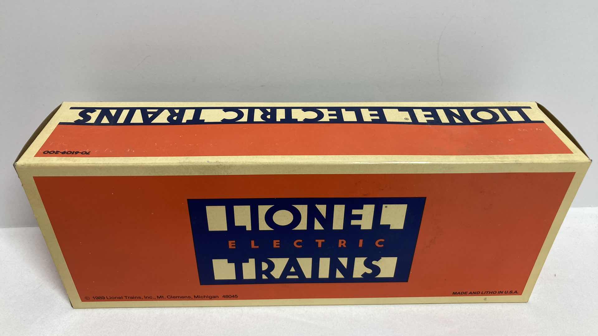 Photo 4 of LIONEL ELECTRIC TRAINS CHARLOTTE MINT CAR 6-19419 BOX CAR