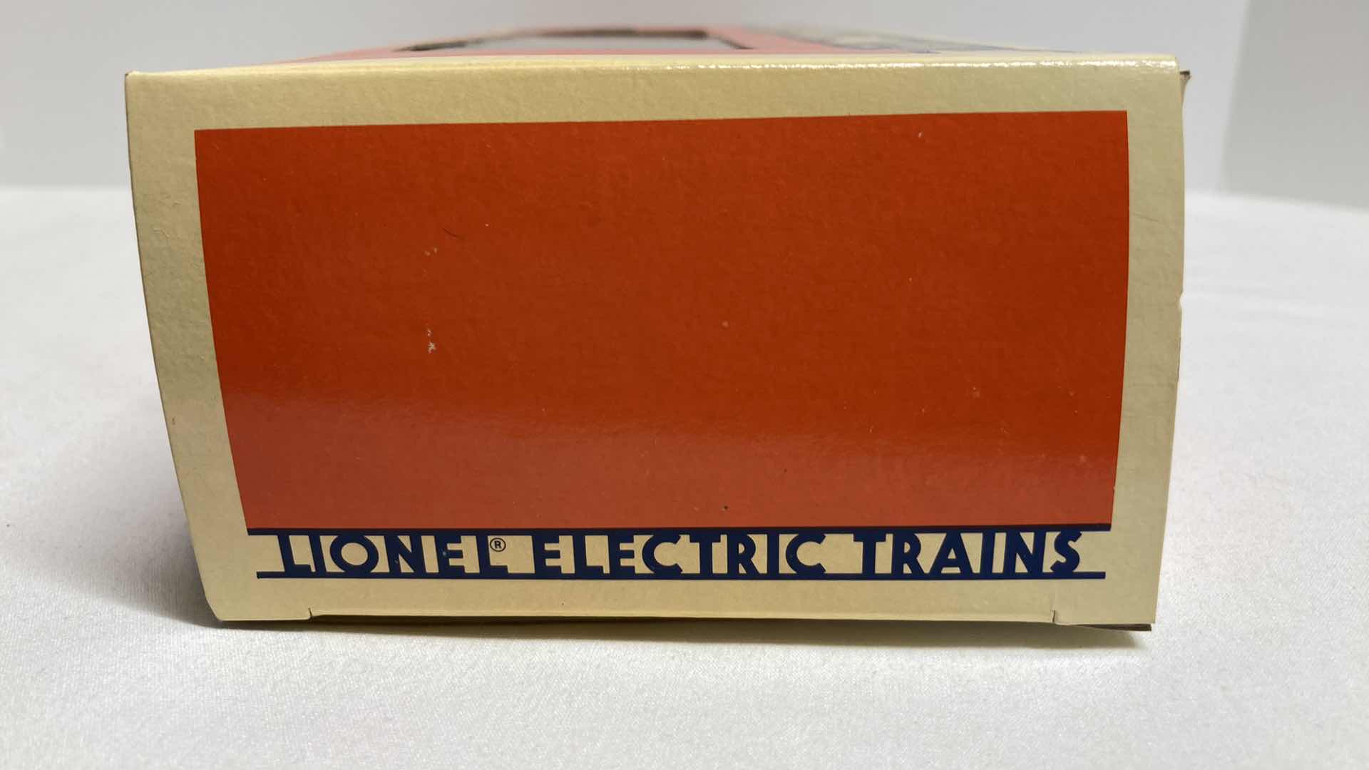 View 5 of LIONEL ELECTRIC TRAINS T.T.O.S 1995 CONVERSATION 6-52057 BOX CAR