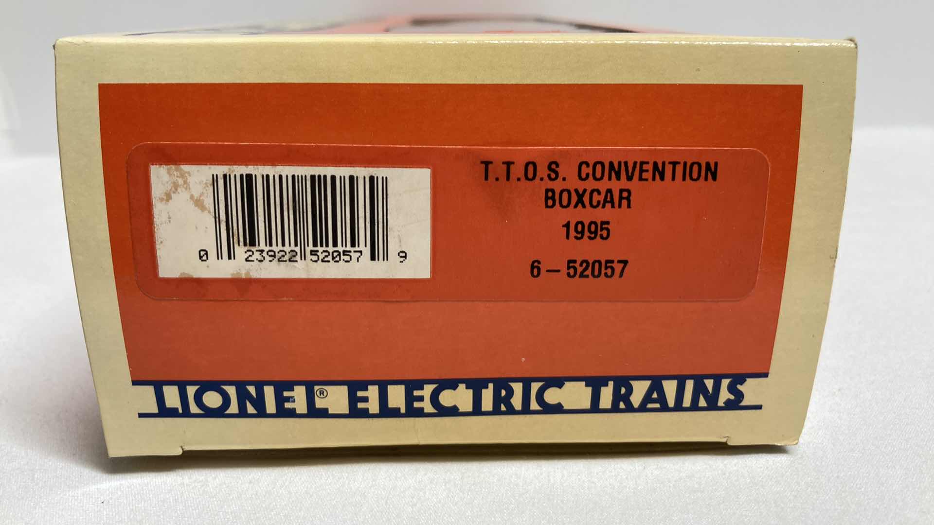 View 3 of LIONEL ELECTRIC TRAINS T.T.O.S 1995 CONVERSATION 6-52057 BOX CAR