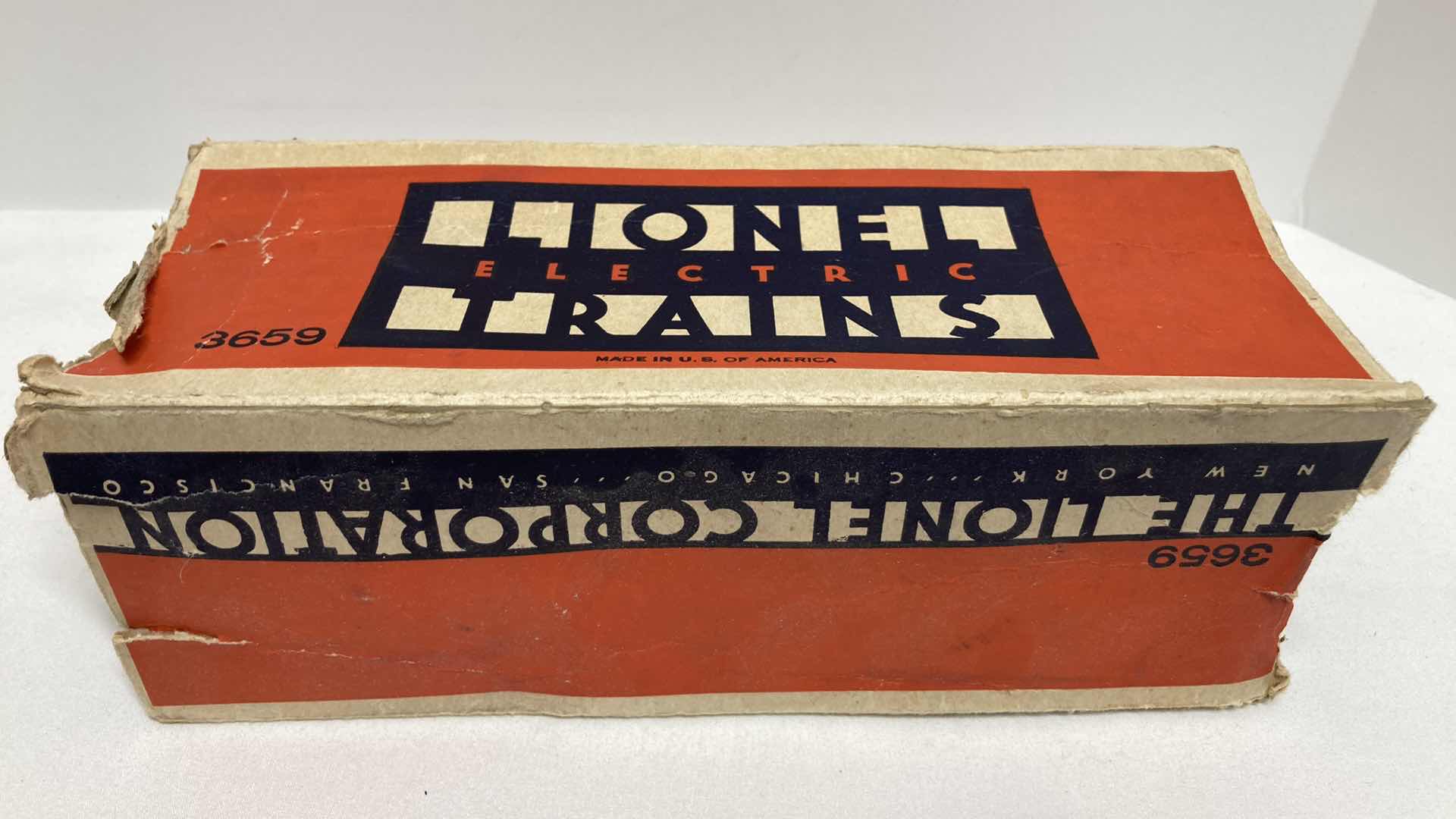 View 8 of LIONEL ELECTRIC TRAINS 027 & O GAUGE REMOTE CONTROL DUMP CAR 3659