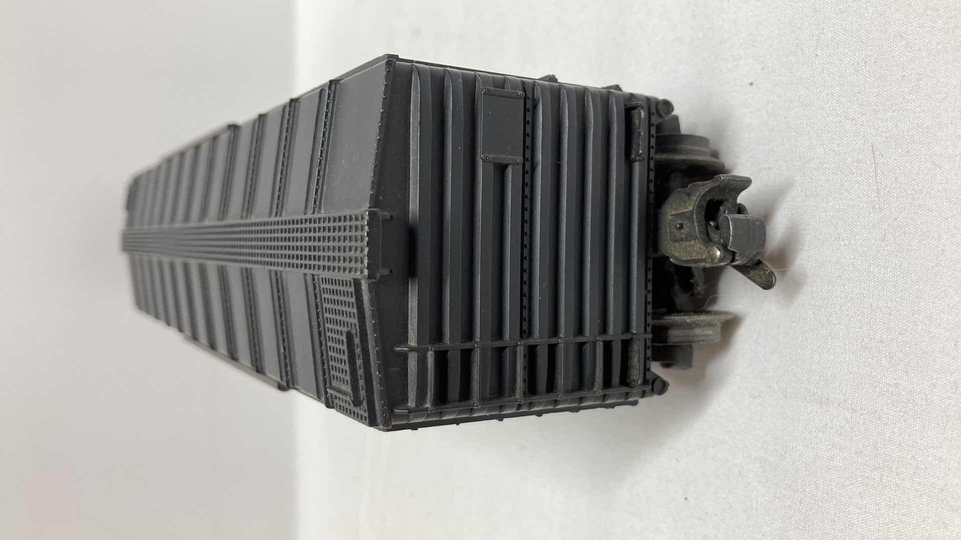 Photo 1 of LIONEL ELECTRIC TRAINS NEW HAVEN CAR 6464-425