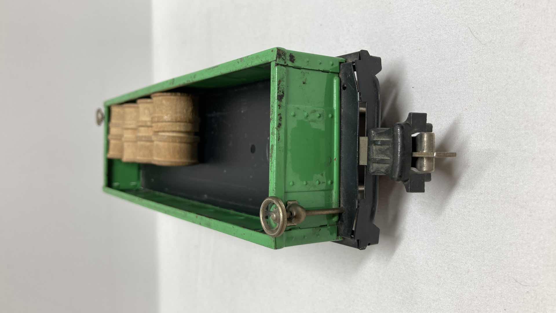 Photo 1 of LIONEL ELECTRIC TRAINS O GAUGE GONDOLA CAR 812