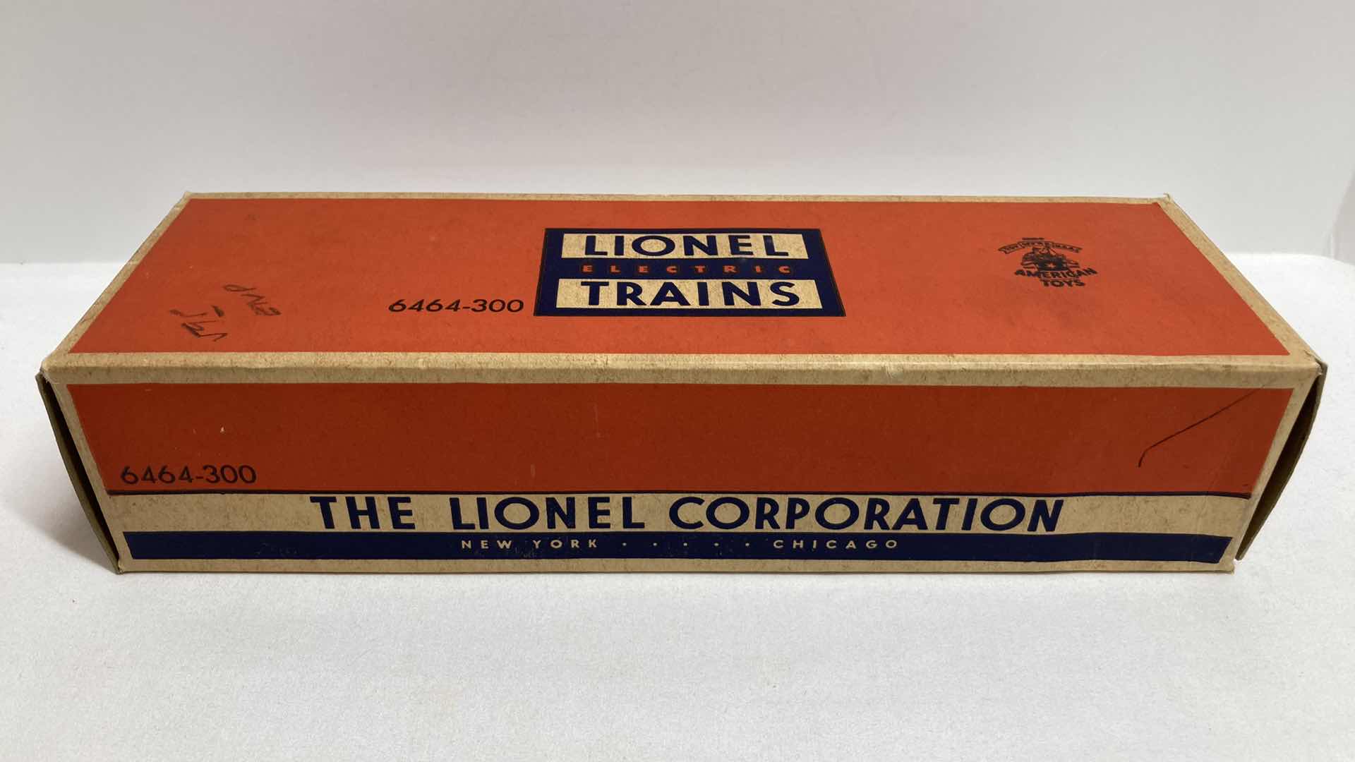 Photo 1 of LIONEL ELECTRIC TRAINS RUTLAND BOX CAR 6464-300
