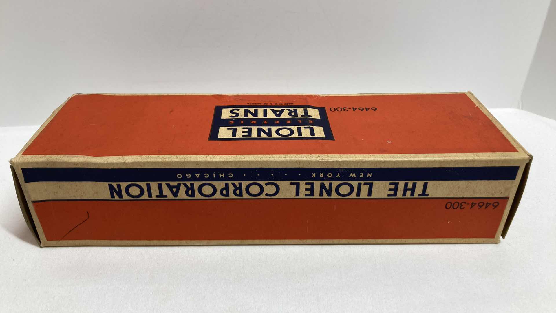 Photo 1 of LIONEL ELECTRIC TRAINS RUTLAND BOX CAR 6464-300