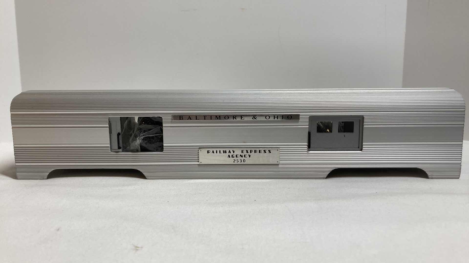 Photo 1 of GOLDEN MEMORIES ELECTRIC TRAINS O LUXURY LINER B&O BAGGAGE CAR 2530