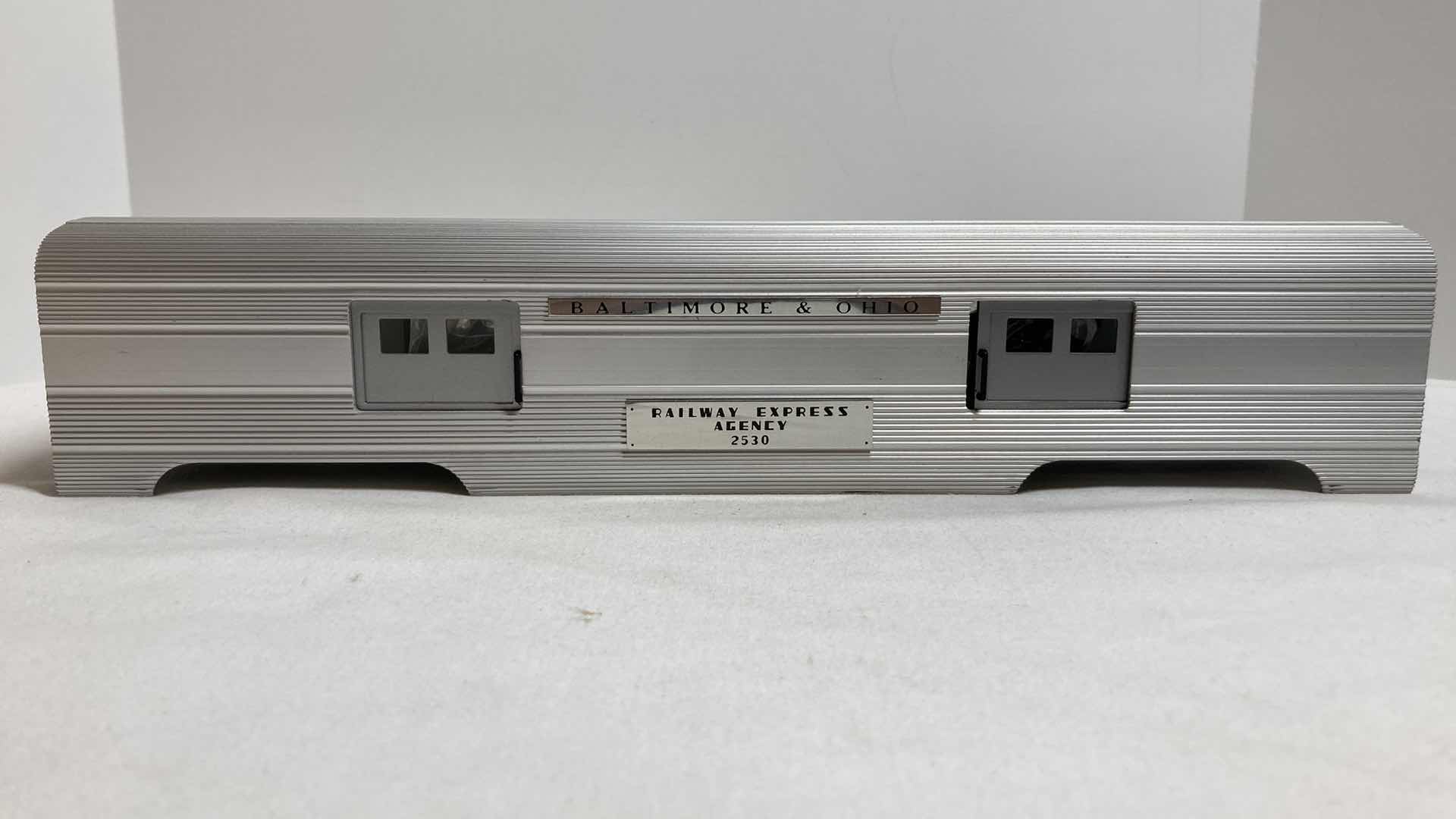 Photo 1 of GOLDEN MEMORIES ELECTRIC TRAINS O LUXURY LINER B&O BAGGAGE CAR 2530