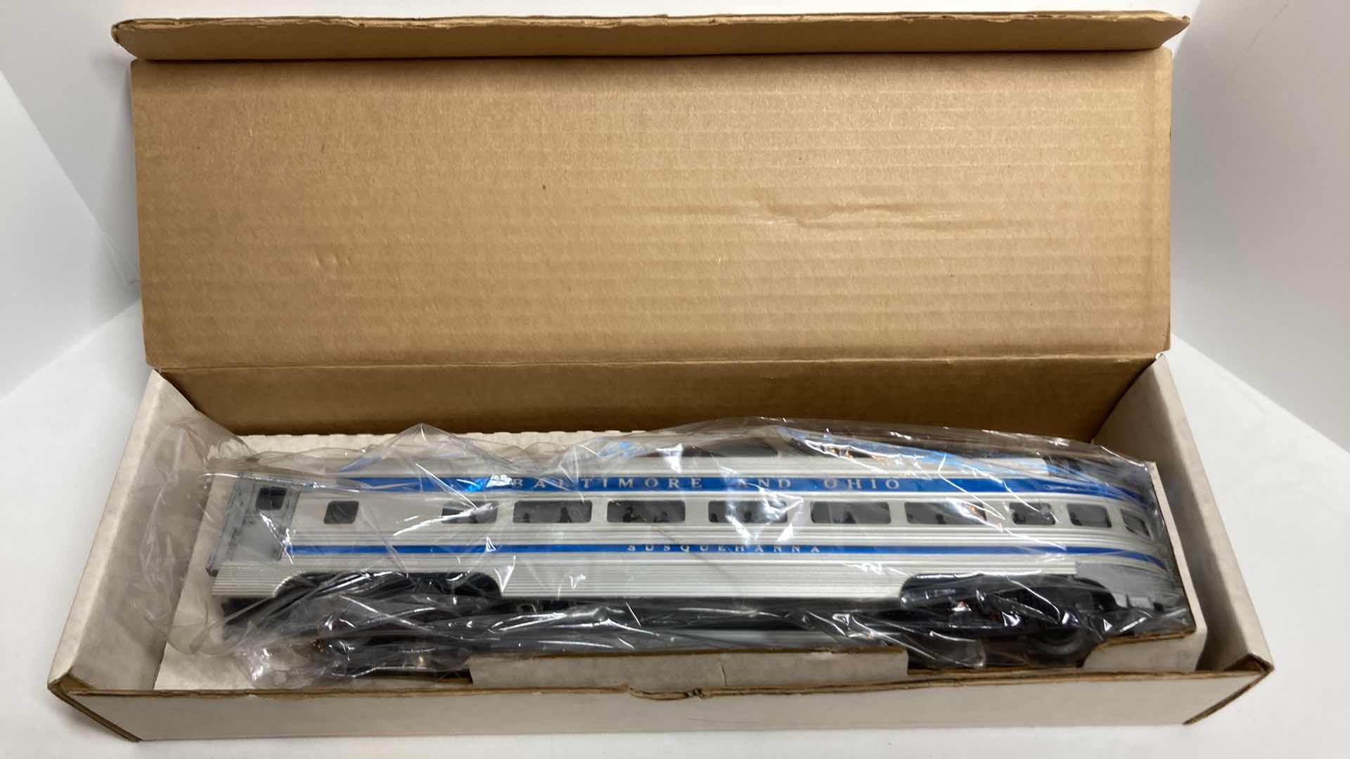 Photo 1 of GOLDEN MEMORIES ELECTRIC TRAINS O LUXURY LINER B&O CAR