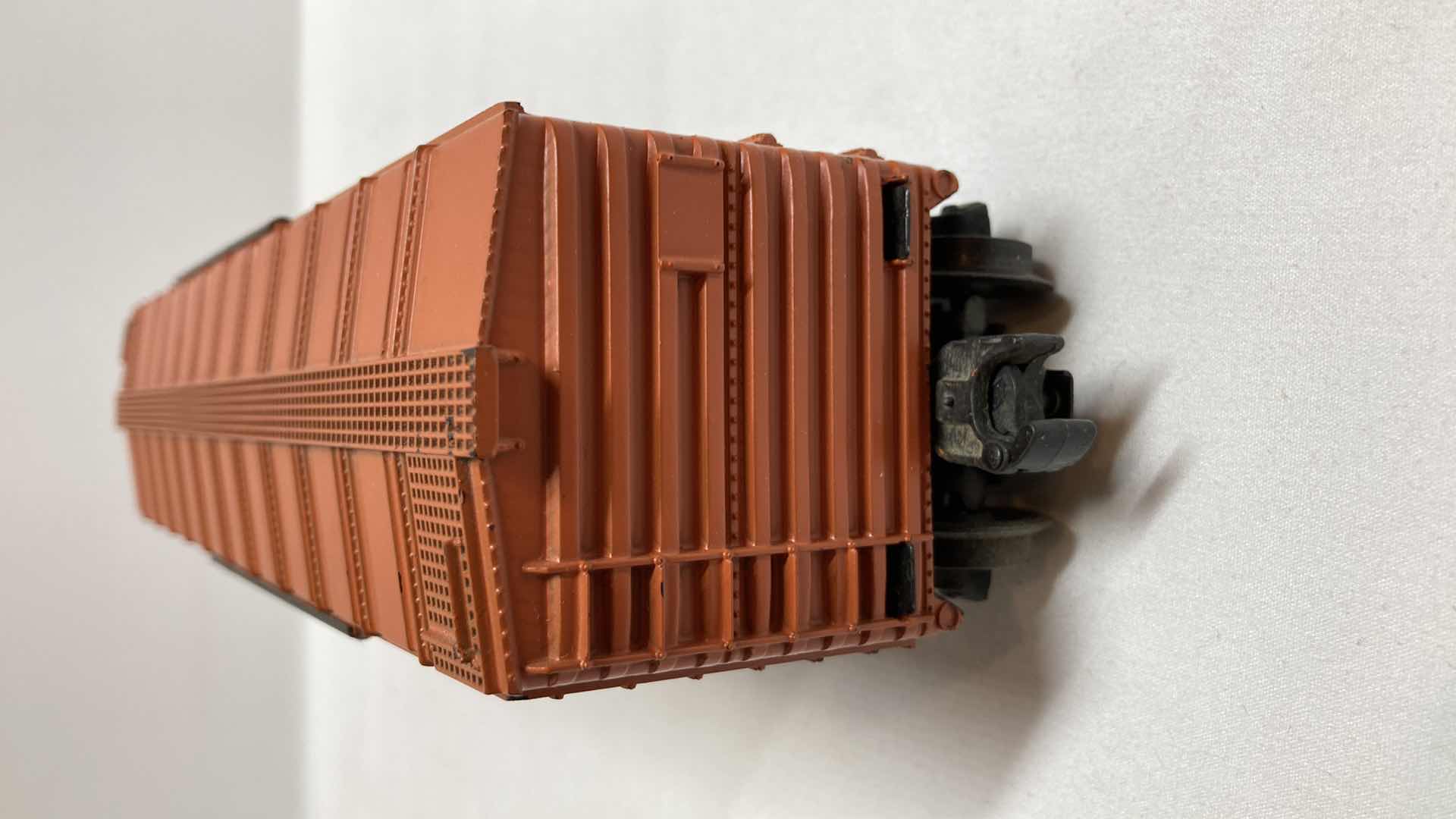 Photo 1 of LIONEL ELECTRIC TRAINS GREAT NORTHERN BOX CAR 6464-25