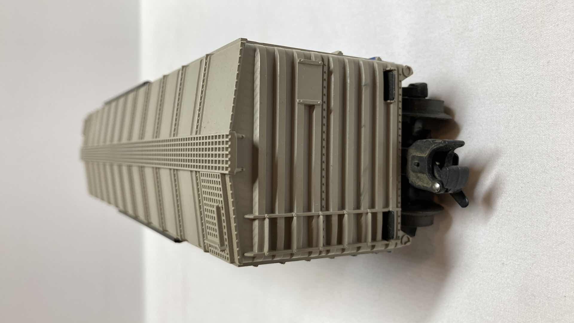 Photo 1 of LIONEL ELECTRIC TRAINS MISSOURI PACIFIC BOX CAR 6464-150