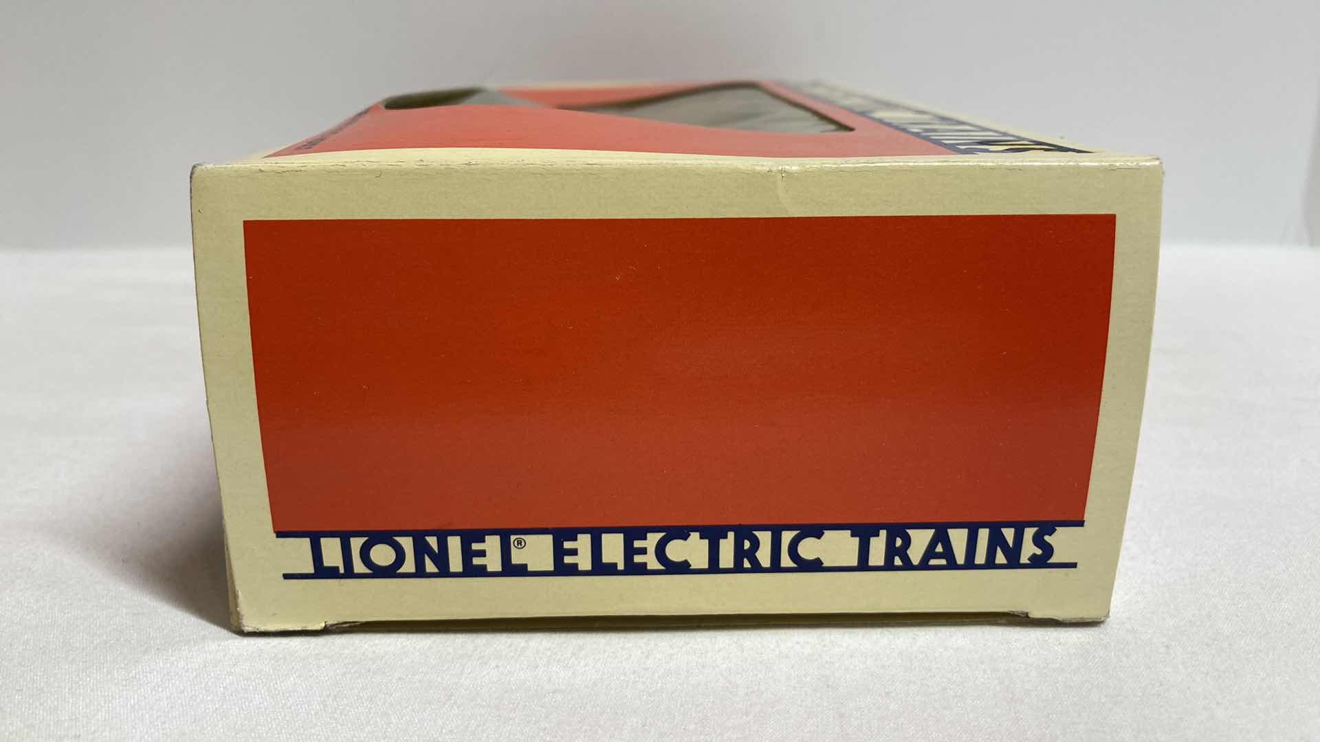 Photo 1 of LIONEL ELECTRIC TRAINS SANTA FE BOX CAR 6-16250