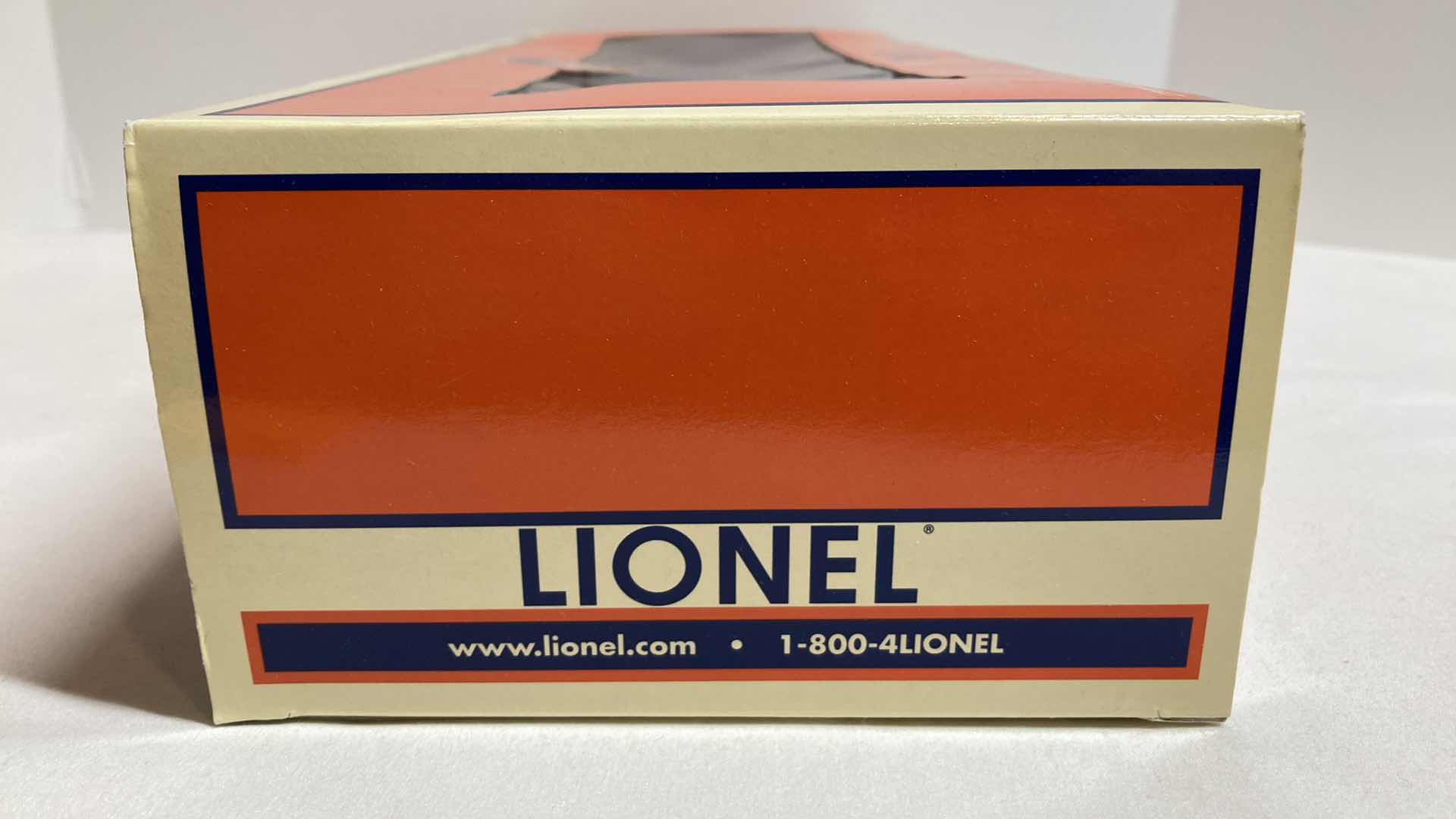 View 5 of LIONEL PACIFIC GREAT NORTHERN 40 TON STOCK CAR 6-17710
