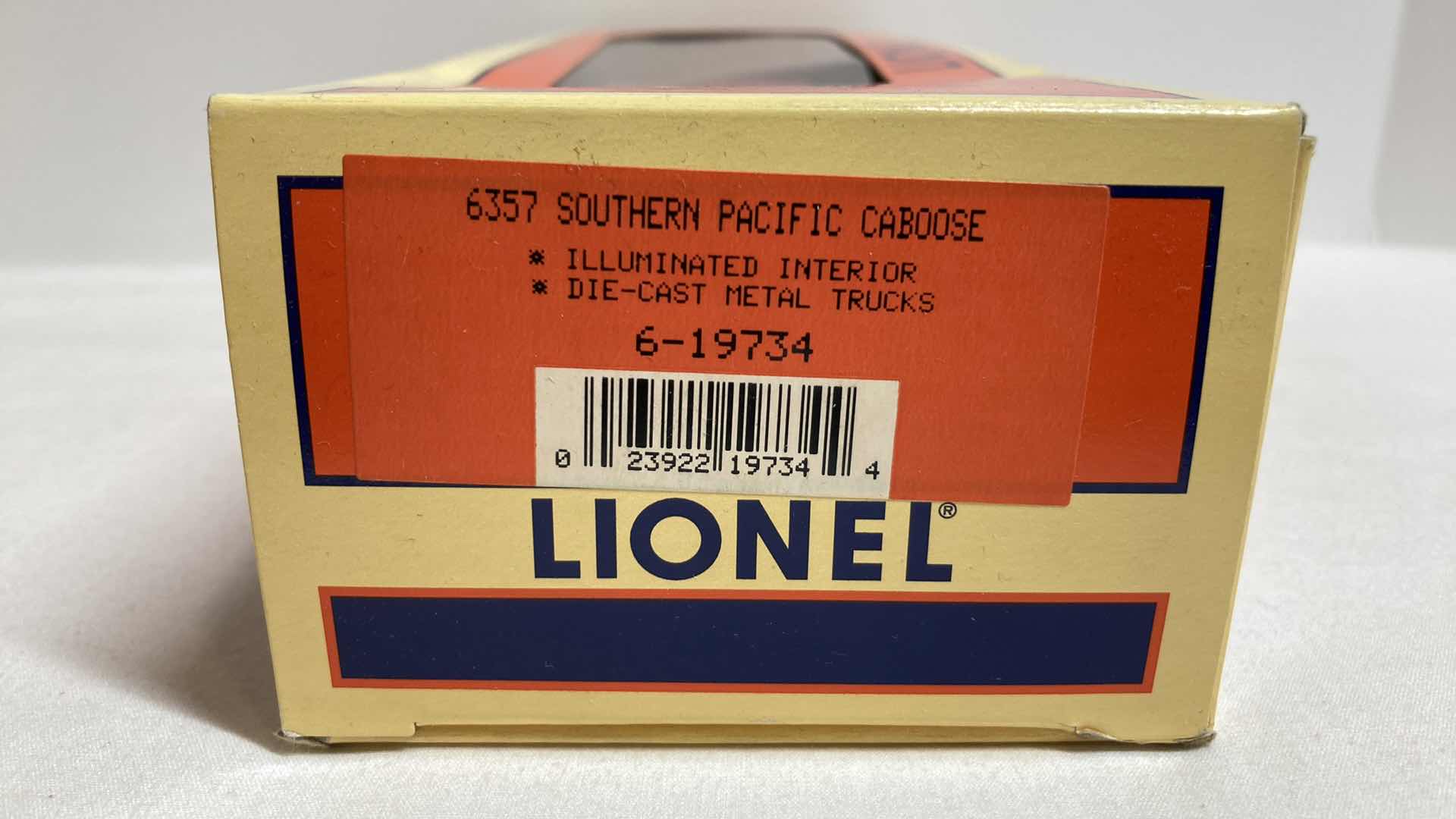 Photo 3 of LIONEL SOUTHERN PACIFIC CABOOSE CAR 6-19734