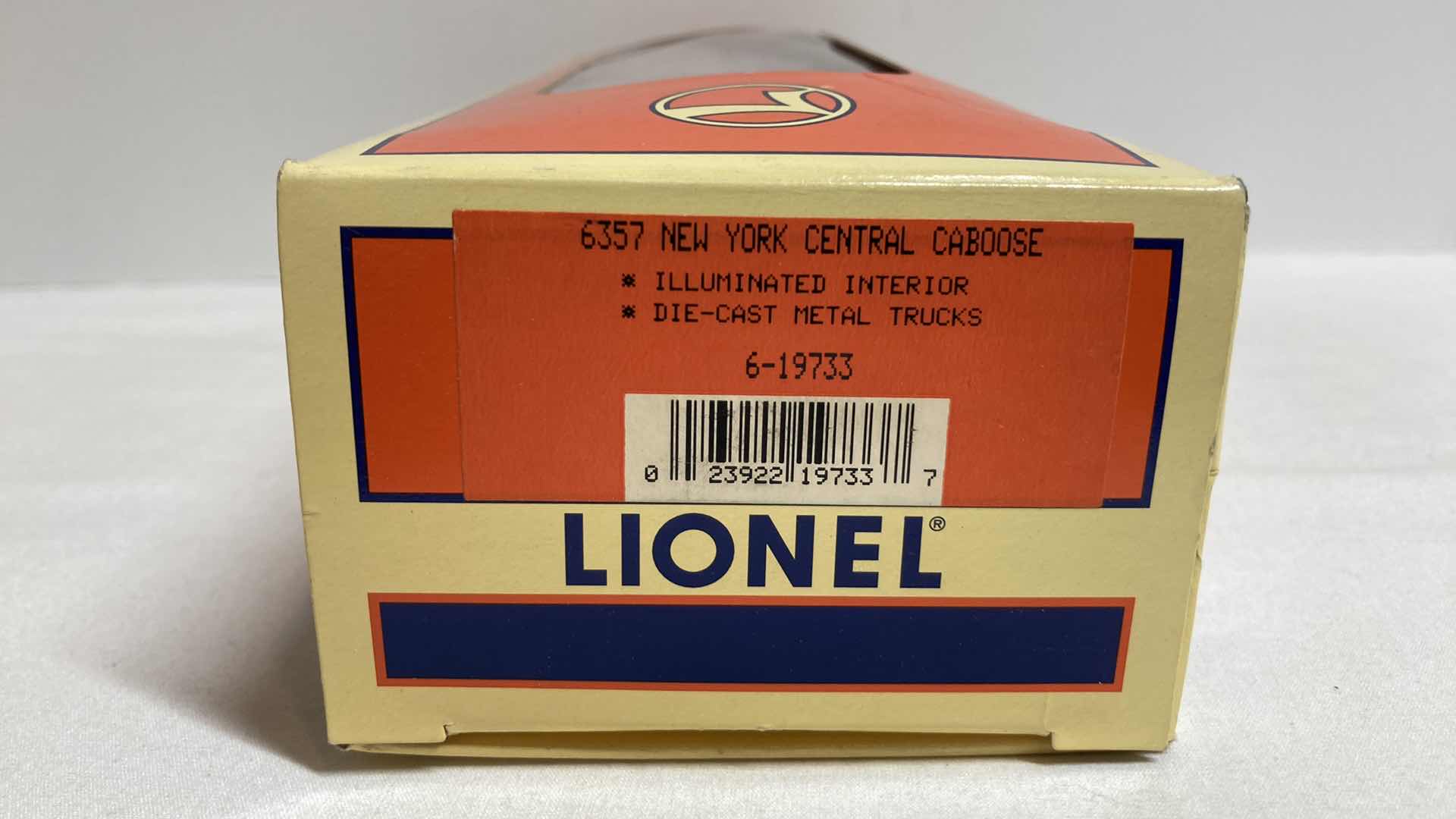 Photo 1 of LIONEL 6357 NEW YORK CENTRAL CABOOSE CAR 6-19733