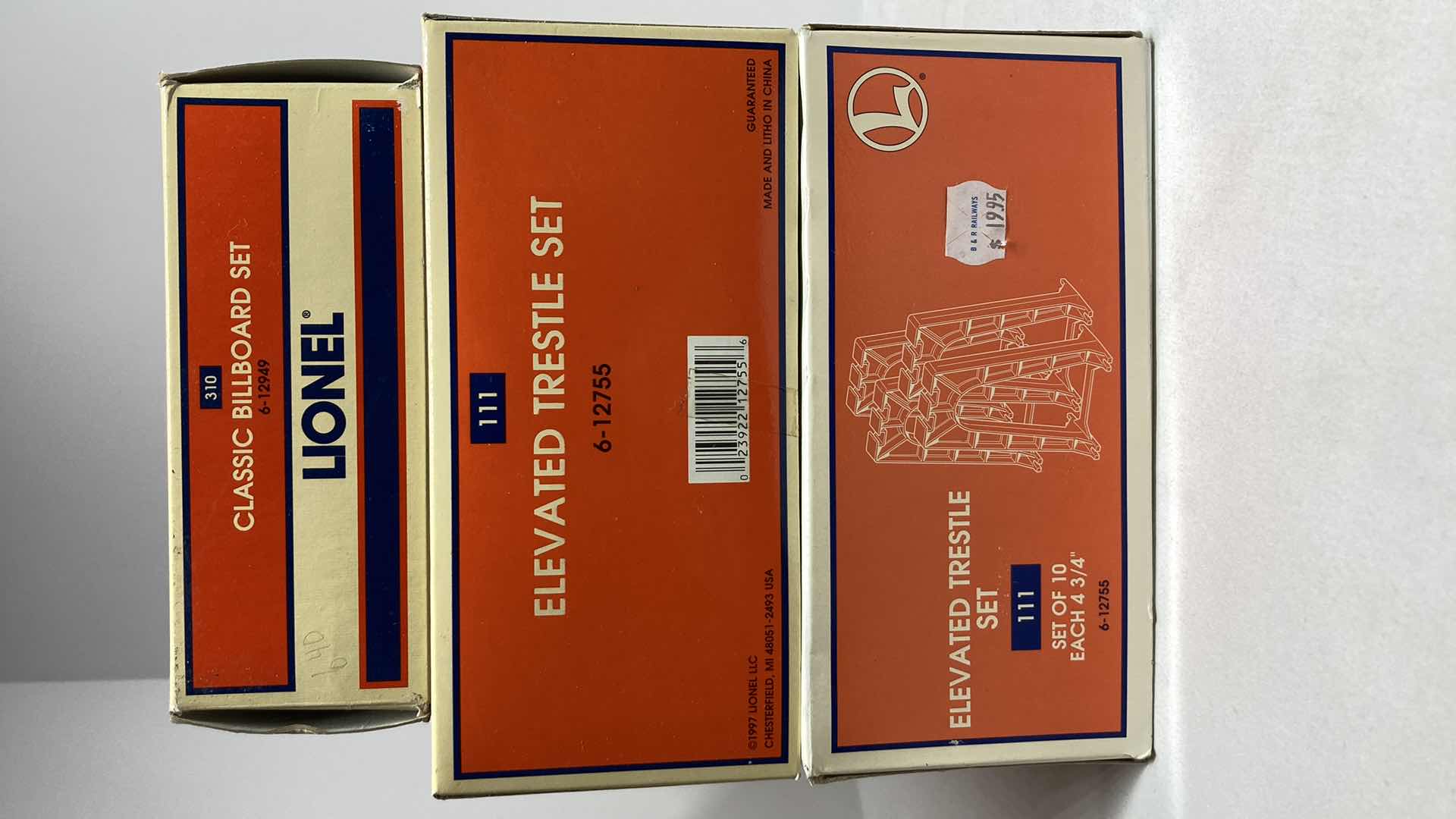 Photo 1 of LIONEL ELEVATED TRESTLE SET 6-12755 (2) & CLASSIC BILLBOARD SET 6-12949