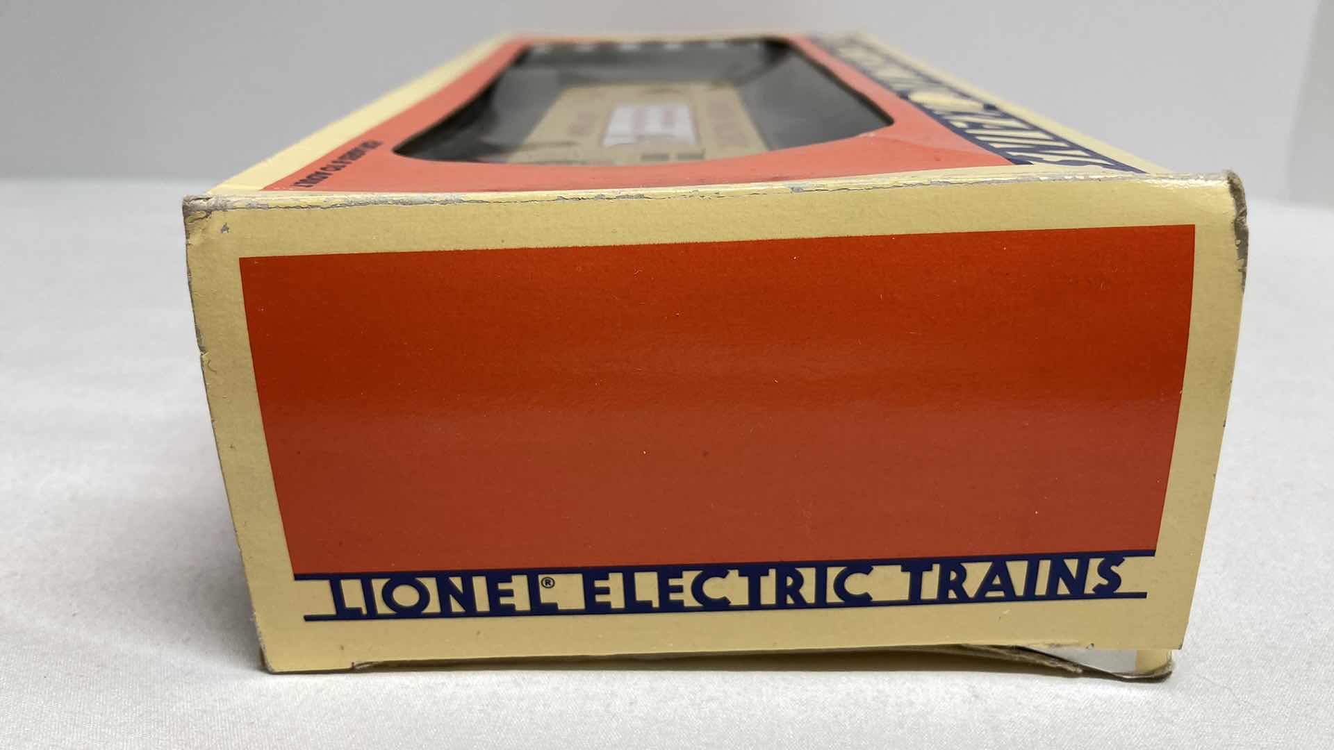 Photo 1 of LIONEL ELECTRIC TRAINS UNION PACIFIC ILLUMINATED CABOOSE CAR 6-16581
