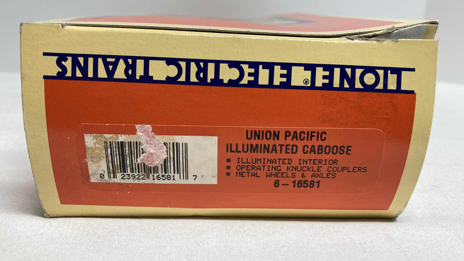Photo 1 of LIONEL ELECTRIC TRAINS UNION PACIFIC ILLUMINATED CABOOSE CAR 6-16581