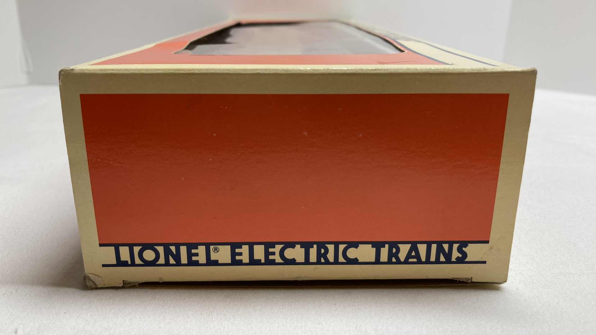 Photo 1 of LIONEL ELECTRIC TRAINS CSXT CENTER I-BEAM FLAT CAR 6-16381