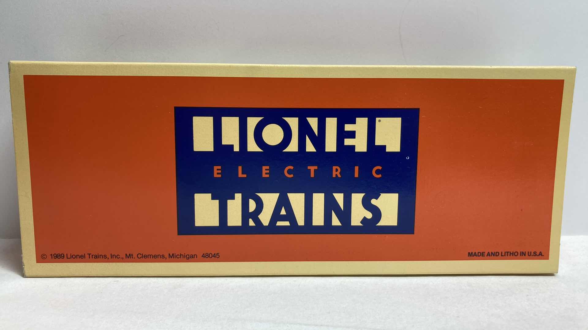 Photo 1 of LIONEL ELECTRIC TRAINS MISSOURI PACIFIC 6464 SERIES BOX CAR 6-19268
