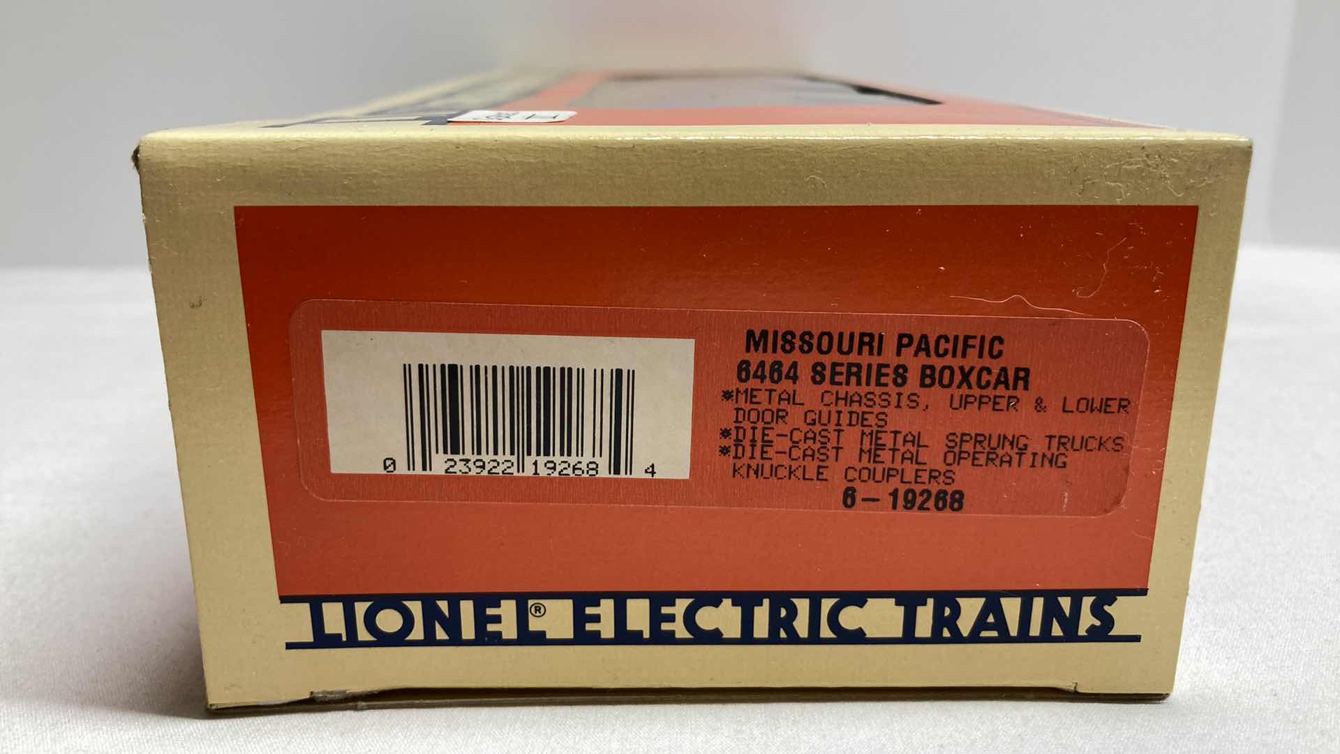 Photo 1 of LIONEL ELECTRIC TRAINS MISSOURI PACIFIC 6464 SERIES BOX CAR 6-19268