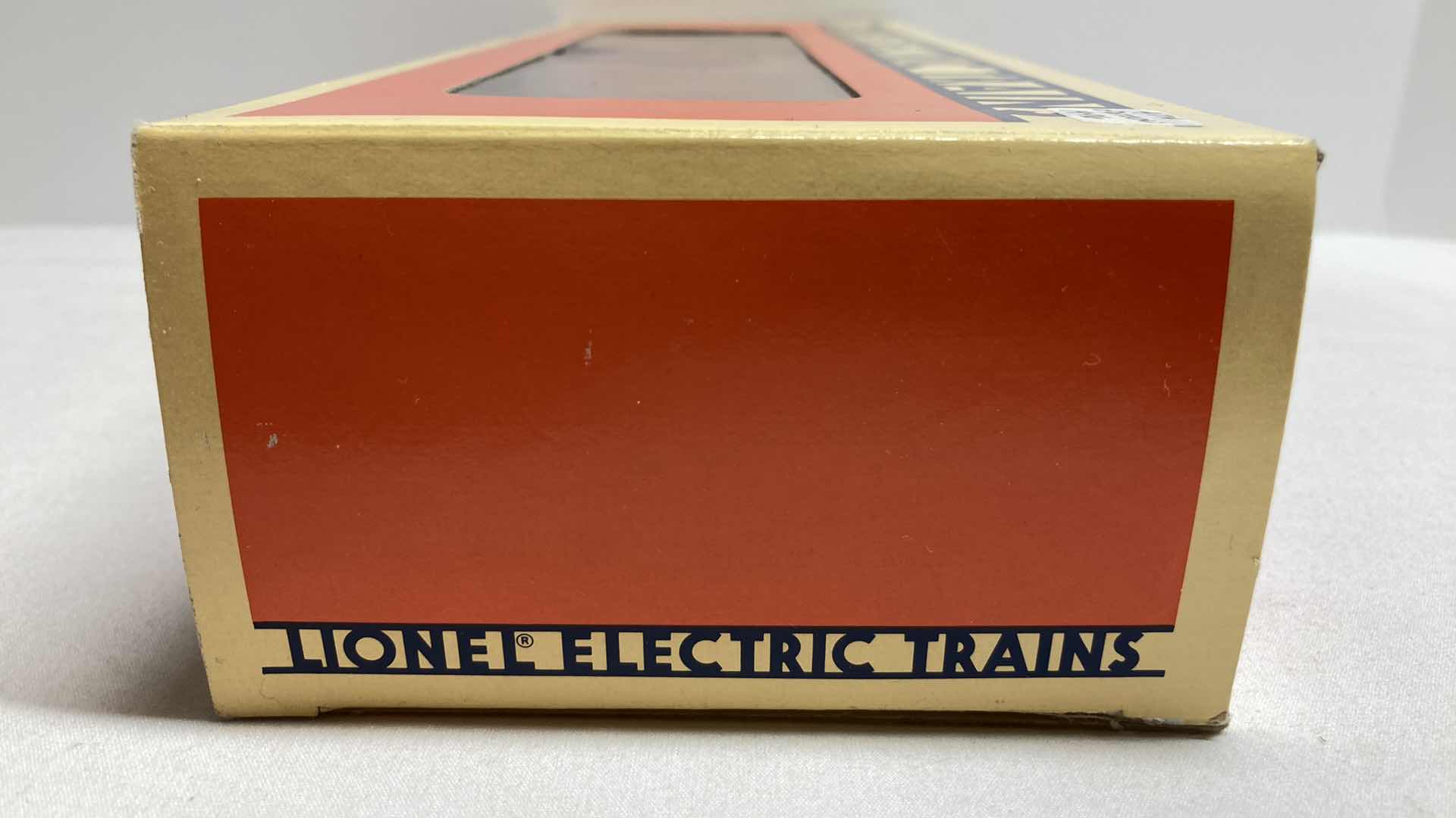 Photo 1 of LIONEL ELECTRIC TRAINS SOUTHERN PACIFIC BOX CAR 6-19274