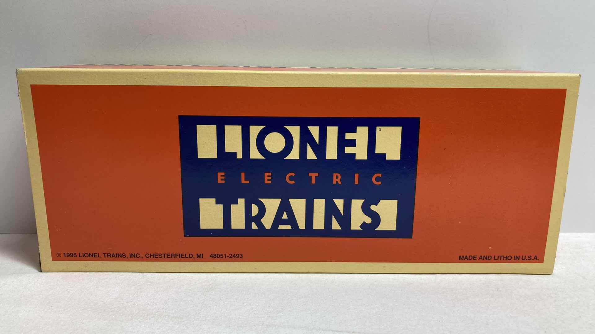 Photo 1 of LIONEL ELECTRIC TRAINS SOUTHERN PACIFIC BOX CAR 6-19274