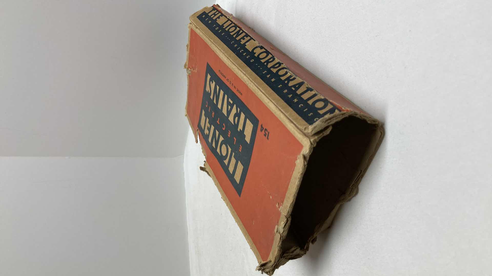 Photo 1 of LIONEL SEMAPHORE 151 & AUTOMATIC ROAD CROSSING SIGNAL 154