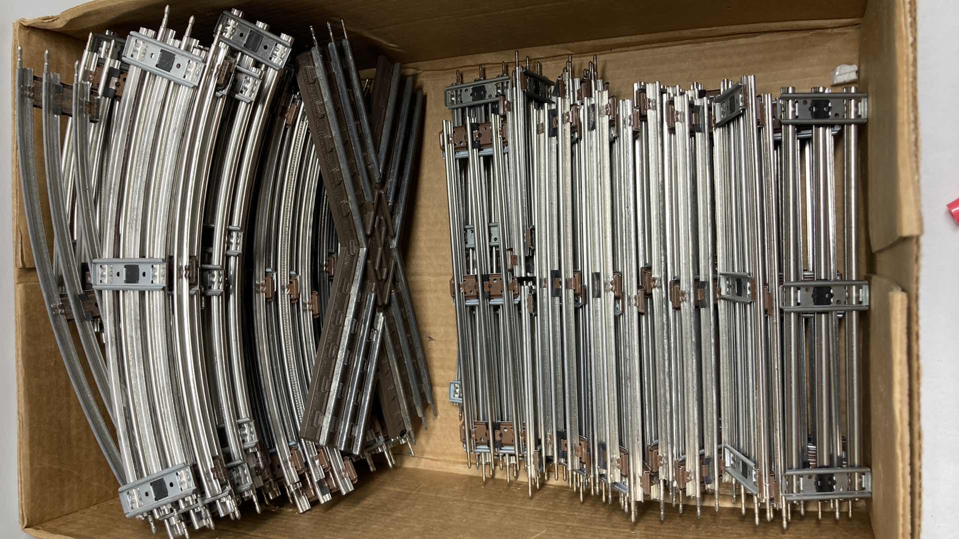 Photo 1 of LIONEL O27 GAUGE CROSSOVER , STRAIGHT & CURVED TRACKS