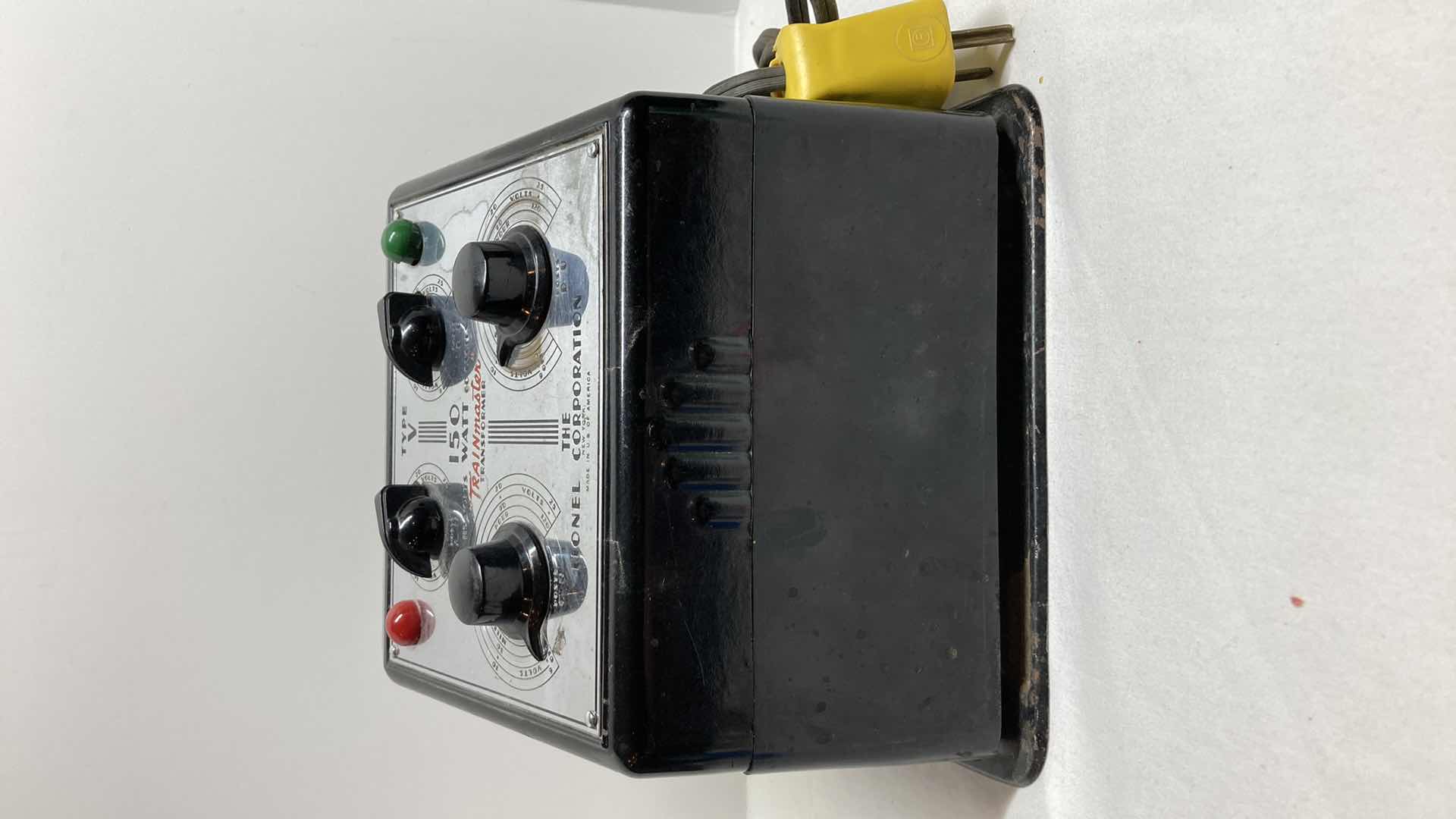 Photo 1 of LIONEL TRAIN MASTER 150 WATT TRANSFORMER TYPE V
