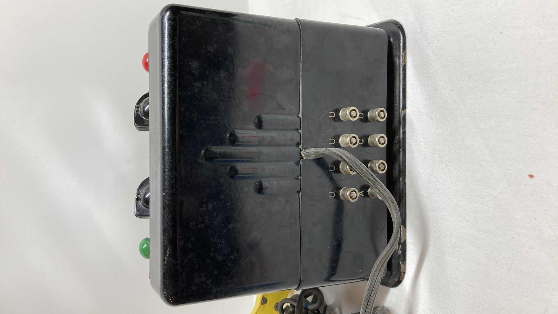 Photo 1 of LIONEL TRAIN MASTER 150 WATT TRANSFORMER TYPE V