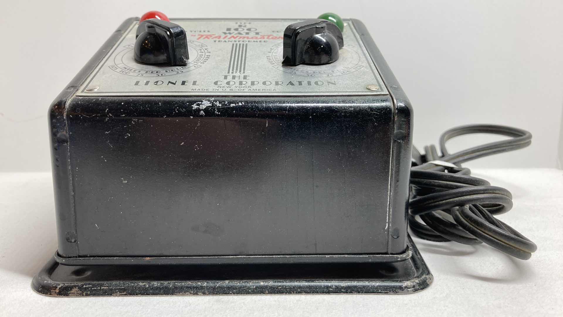 Photo 1 of LIONEL 100 WATT TRAIN MASTER TRANSFORMER TYPE R